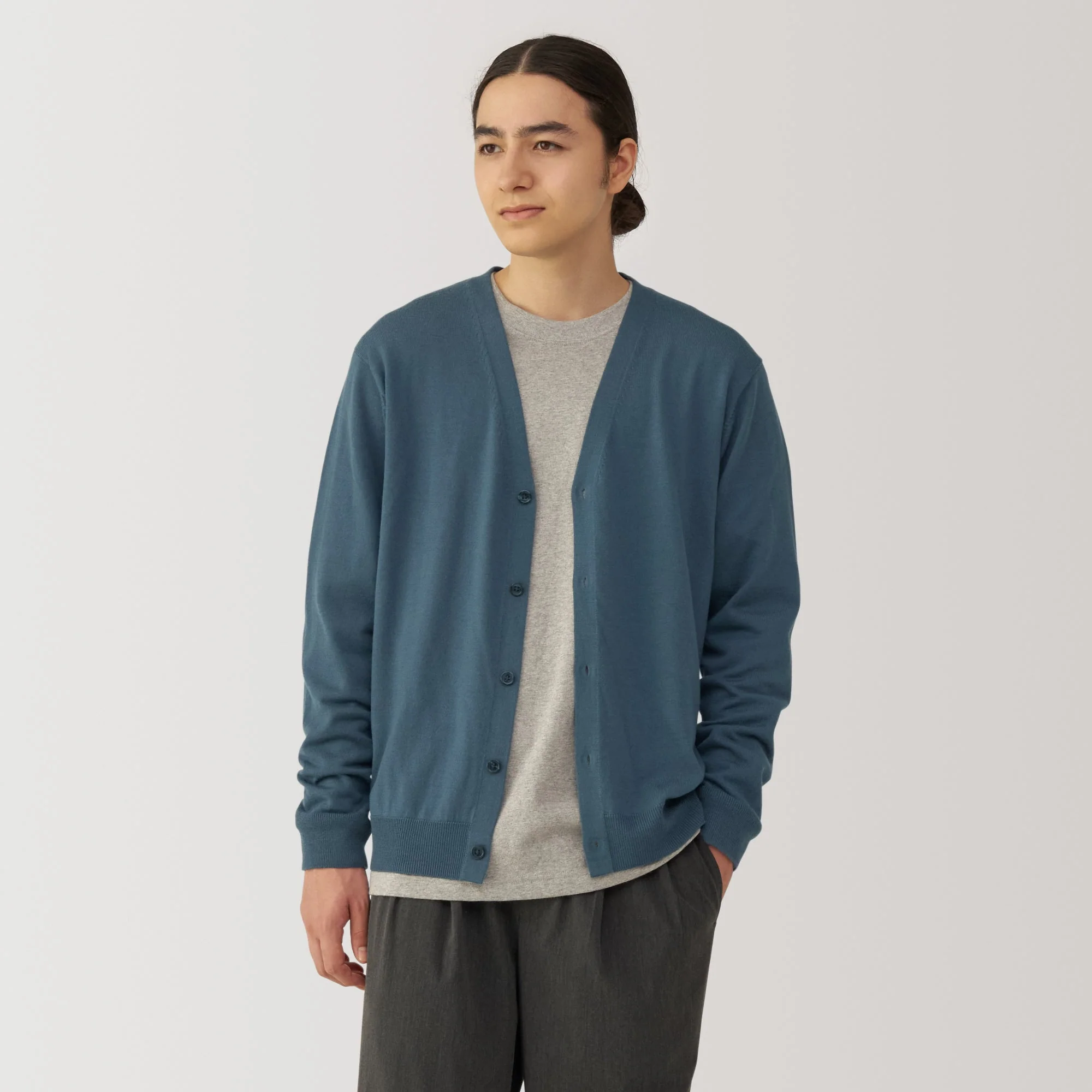 Men's Washable High-Gauge V Neck Cardigan - Image 17