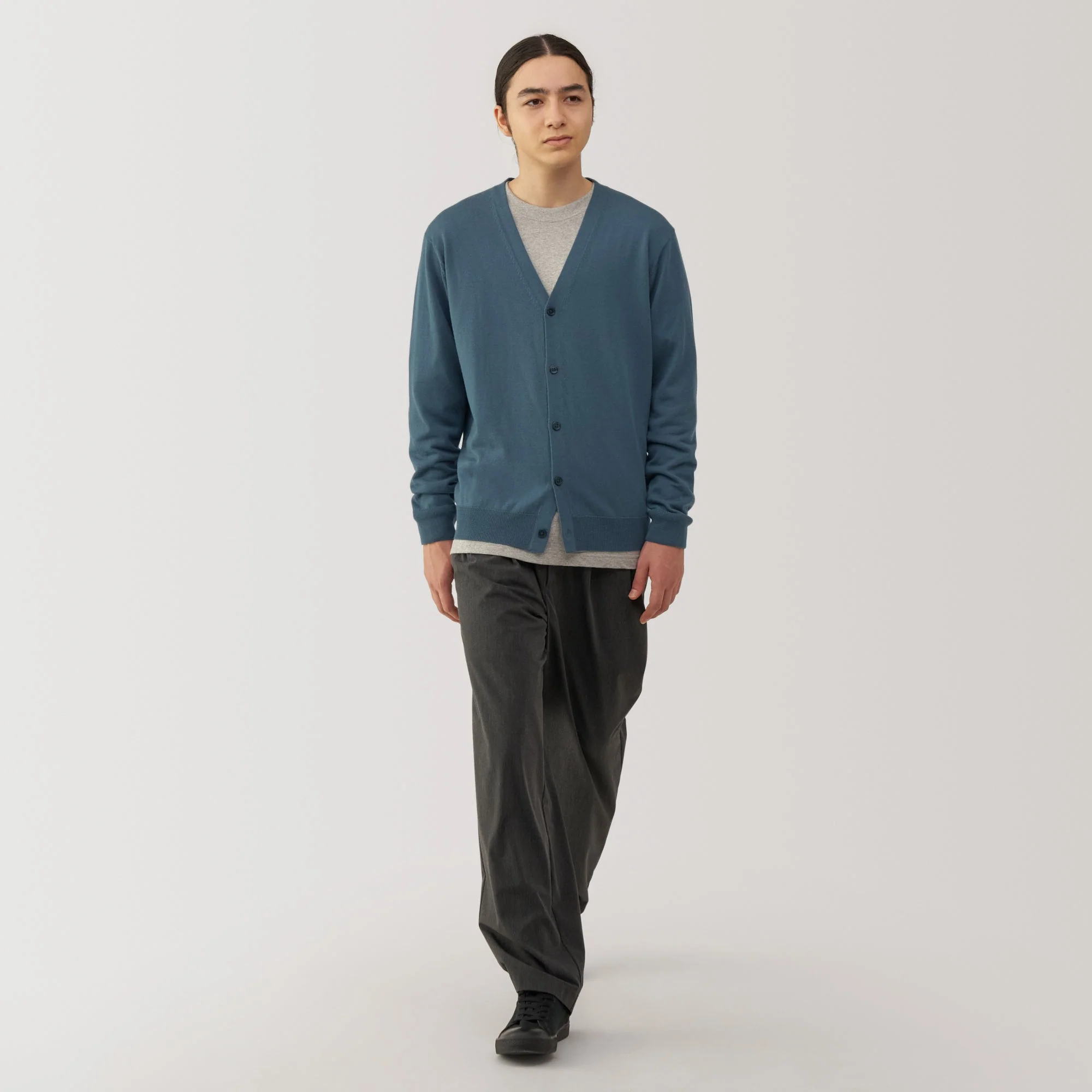 Men's Washable High-Gauge V Neck Cardigan - Image 18