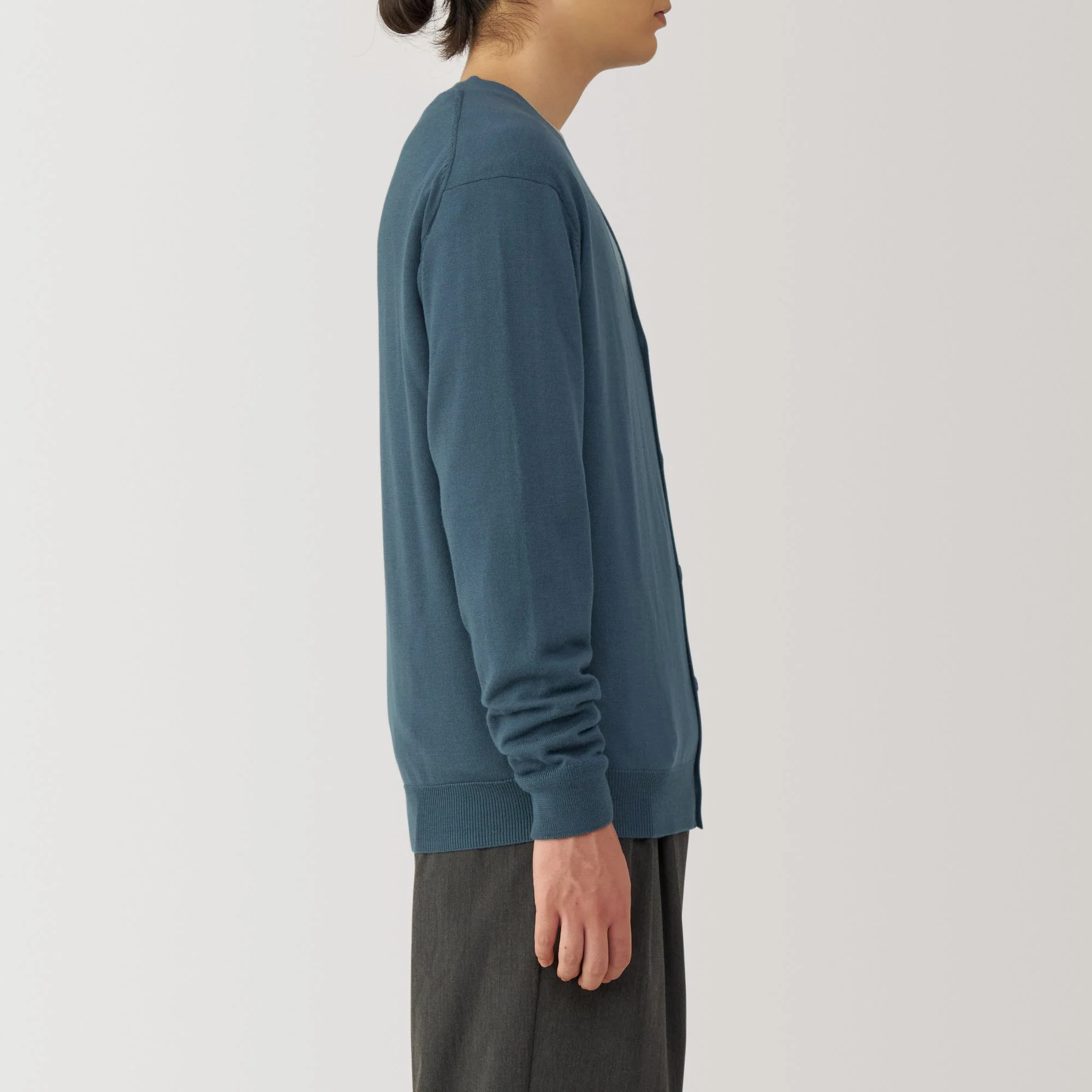 Men's Washable High-Gauge V Neck Cardigan - Image 19