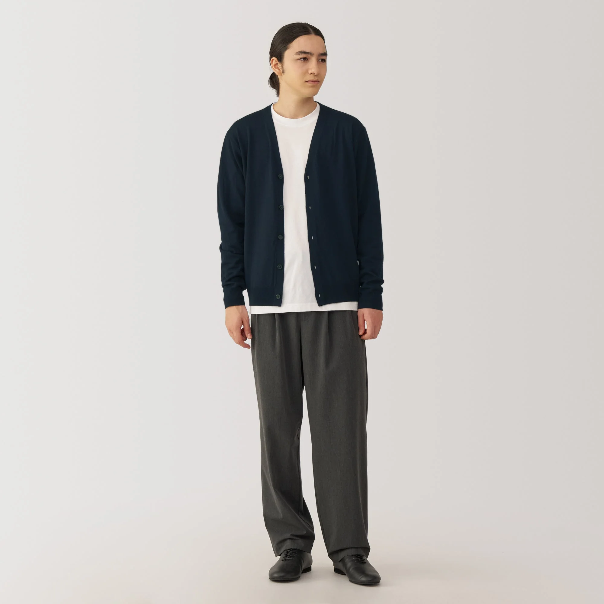Men's Washable High-Gauge V Neck Cardigan - Image 25