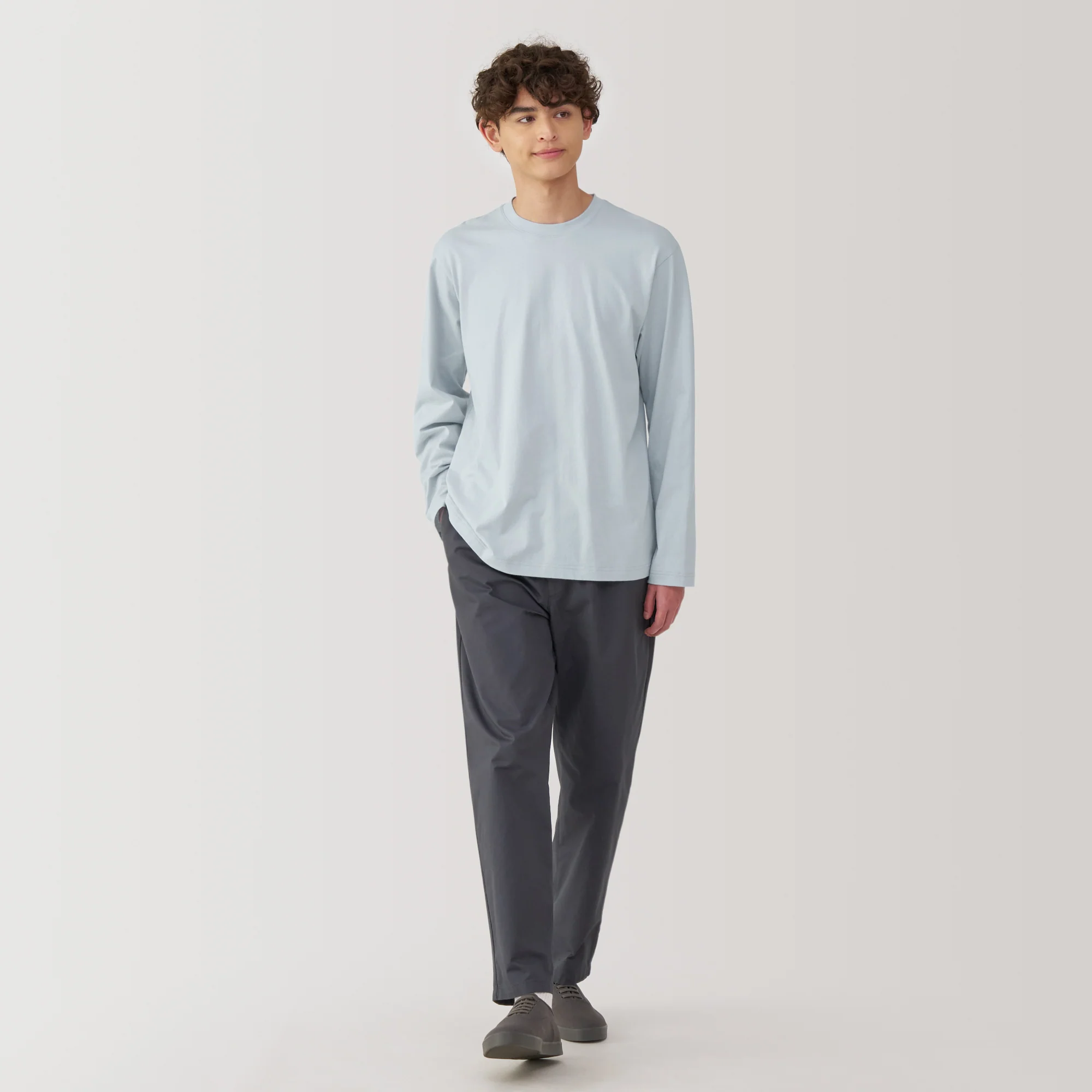 Men's Washed Jersey Crew Neck Long Sleeve T-Shirt - Image 18