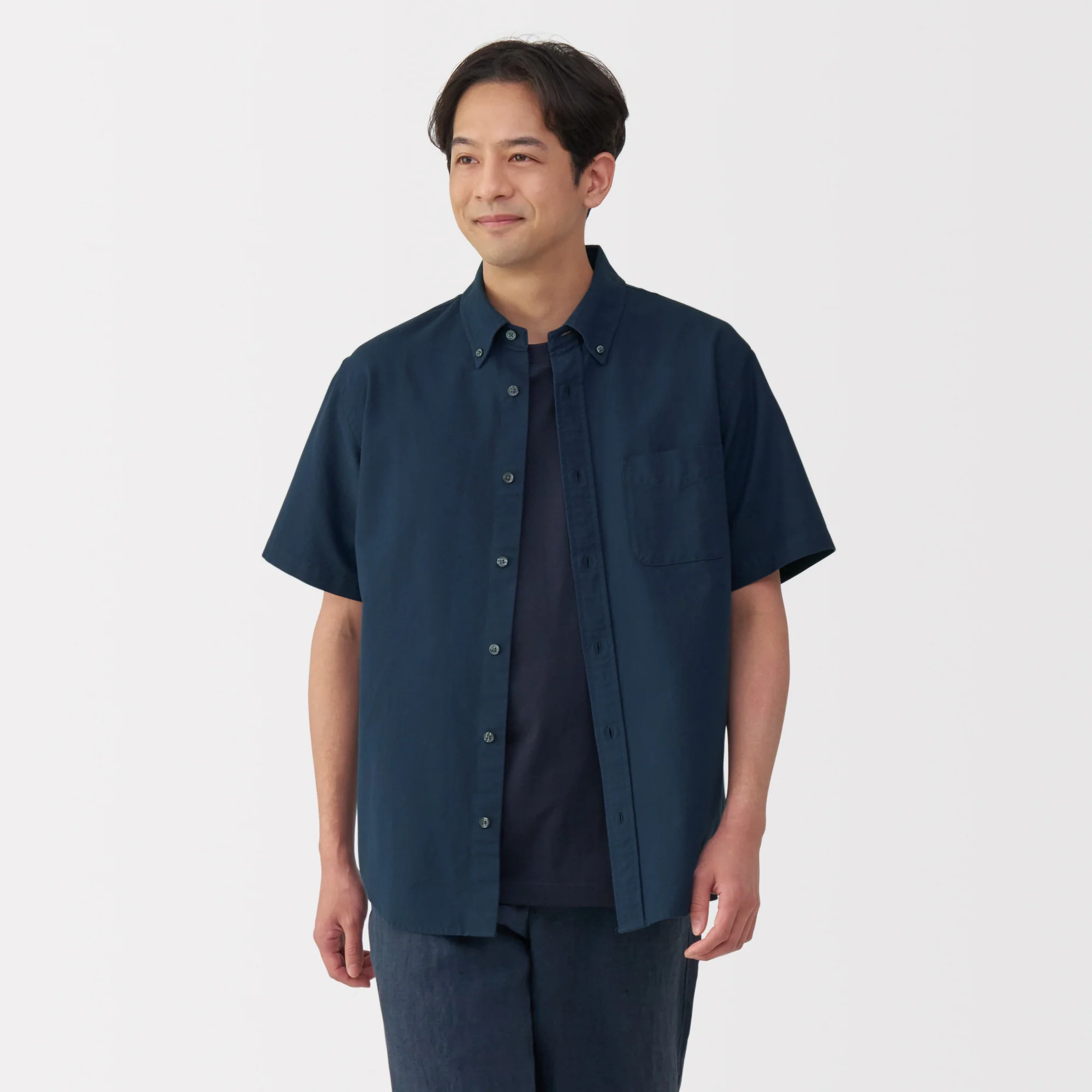 Men's Washed Oxford Button Down Short Sleeve Shirt - Image 11