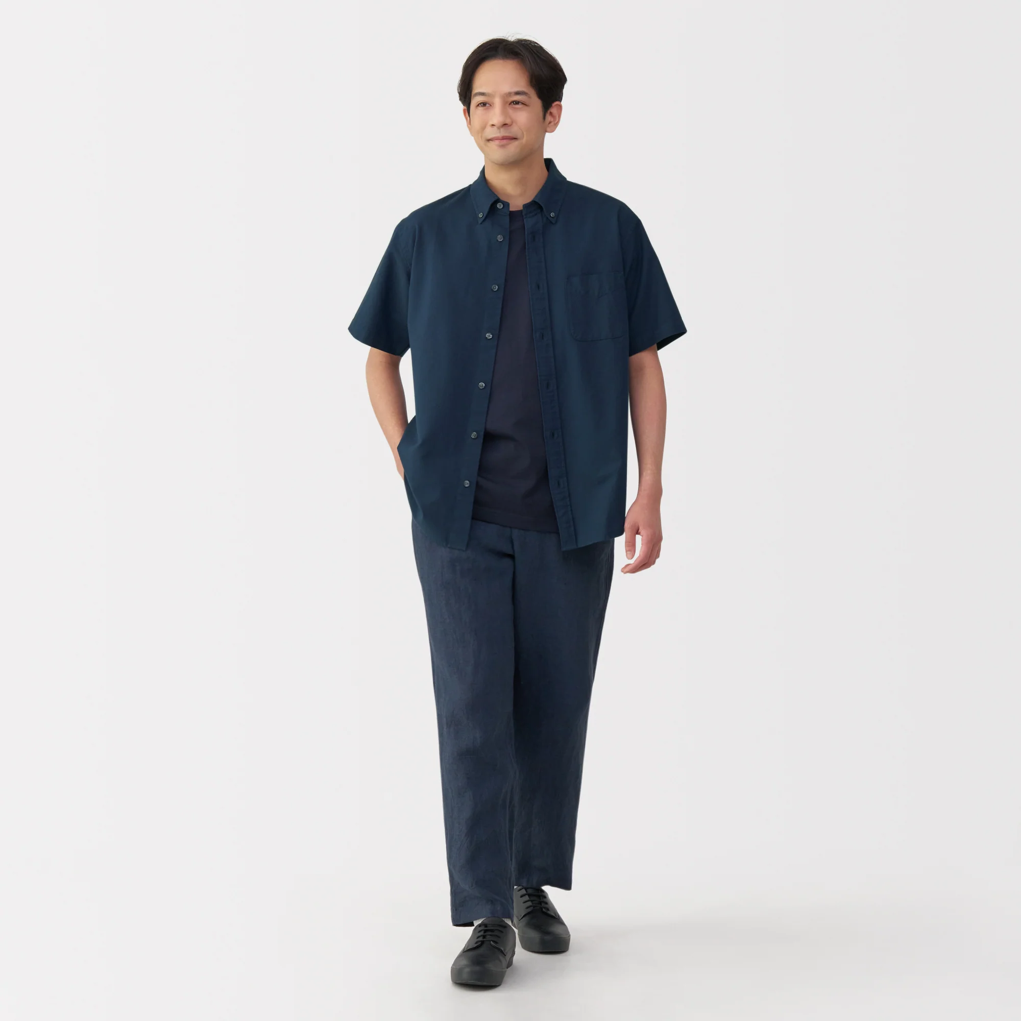 Men's Washed Oxford Button Down Short Sleeve Shirt - Image 12