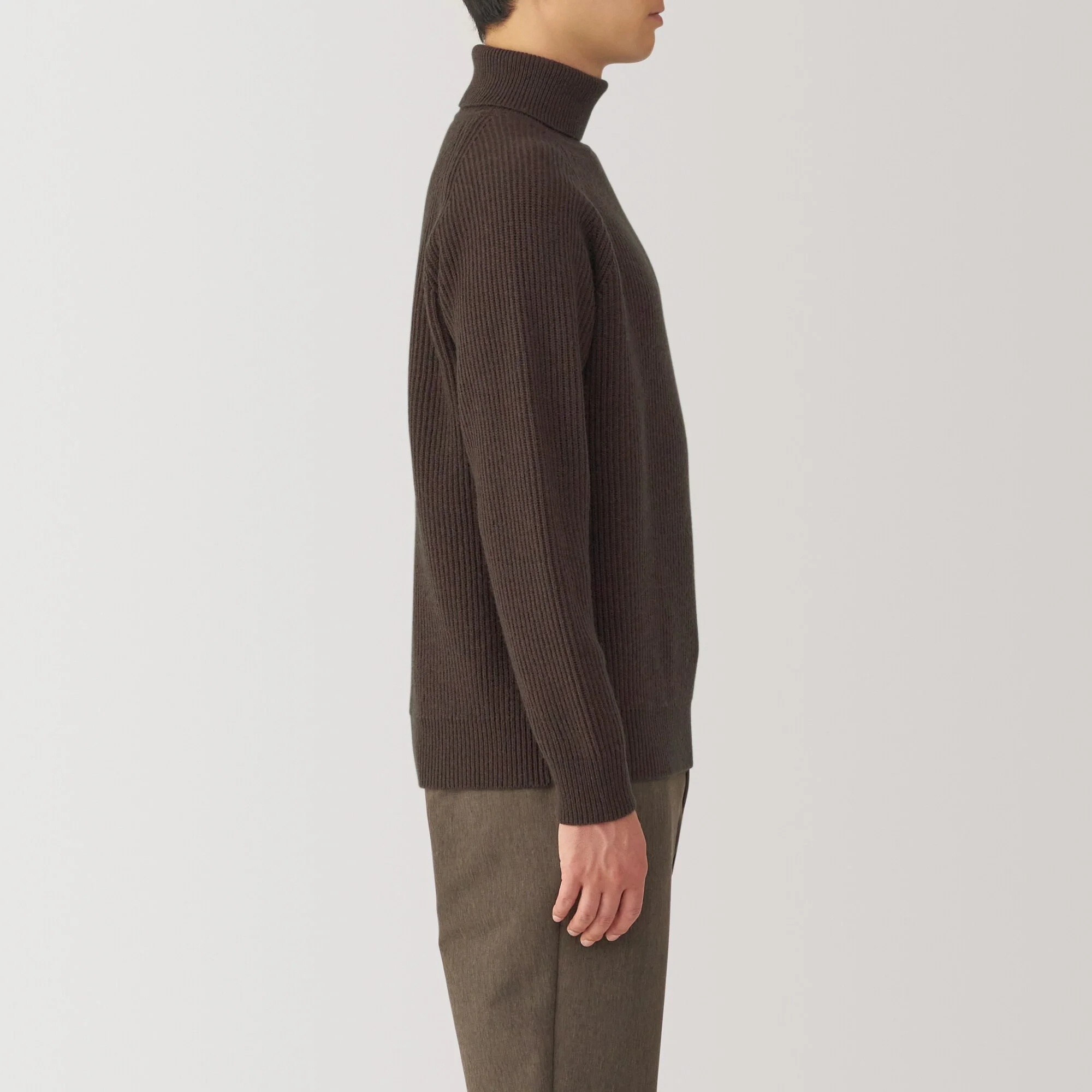Men's Yak Wool Ribbed Turtleneck Sweater - Image 4
