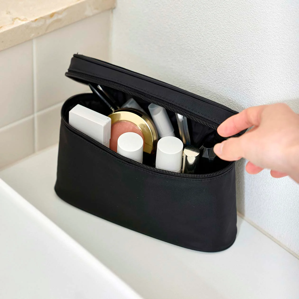 Nylon Pouch with Handle - Slim - Image 2