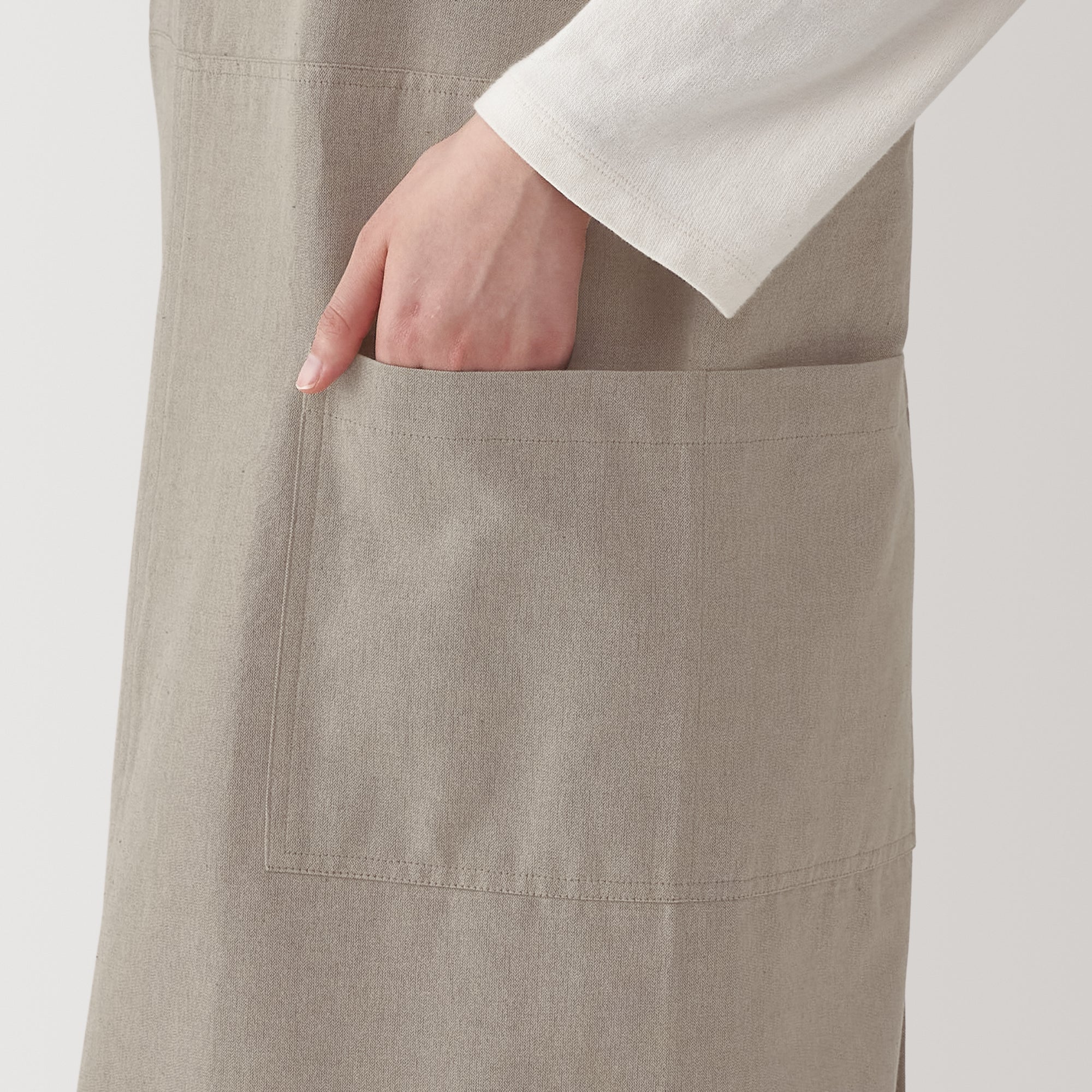 Plain Weave Cotton Shoulder Strap Apron - L-XL - Image 4