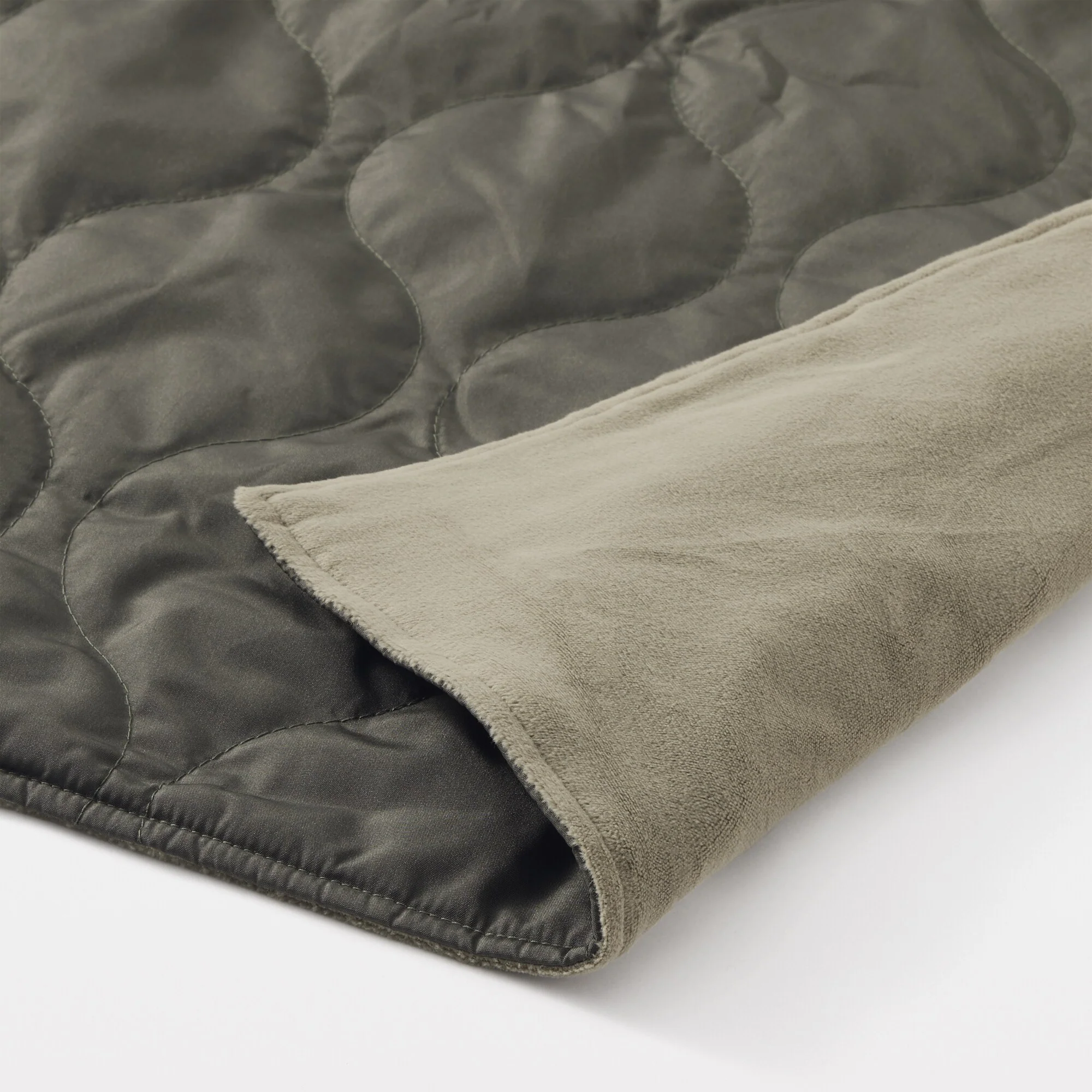 Pocketable 3-Way Blanket - Image 4