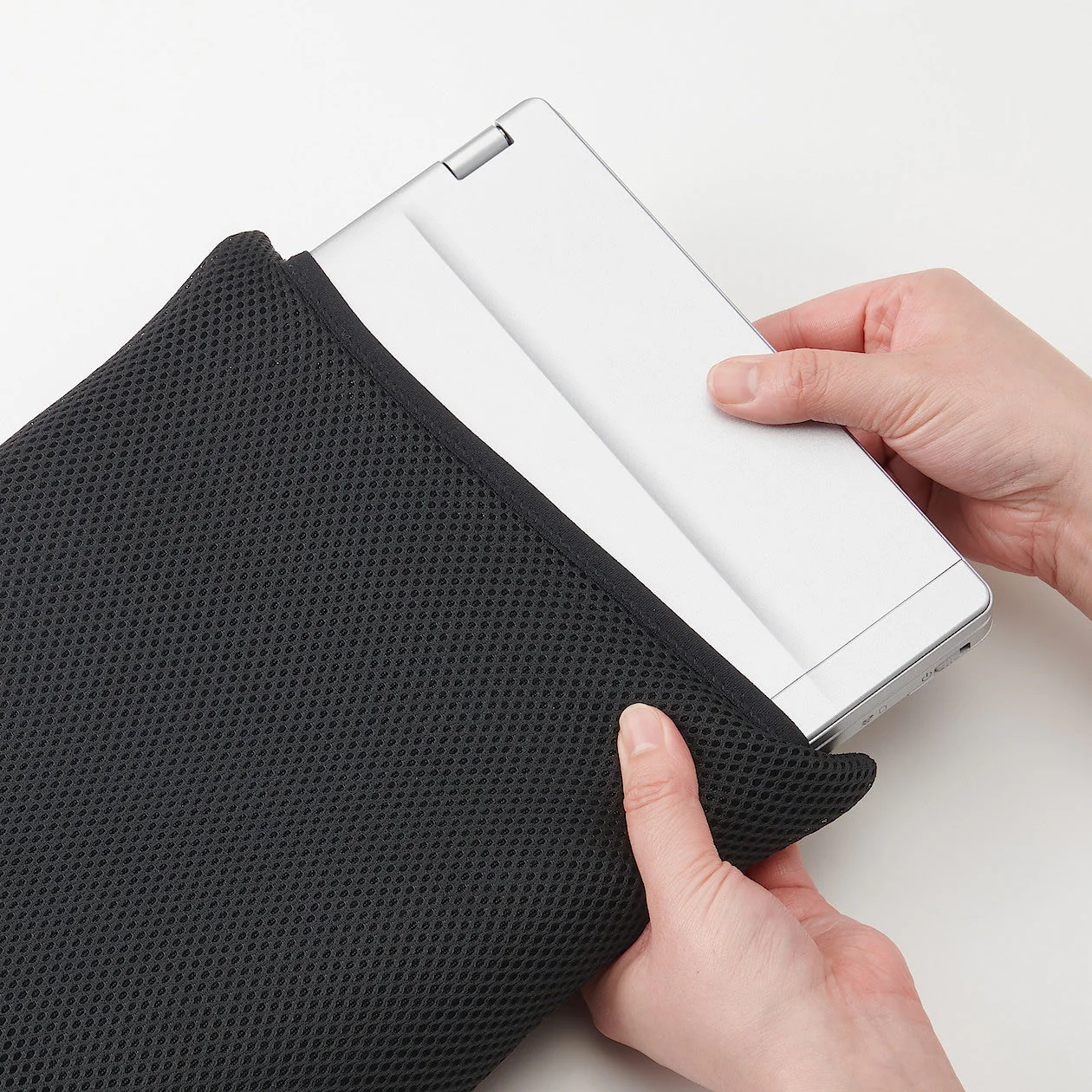 Polyester Laptop Cover - Image 6
