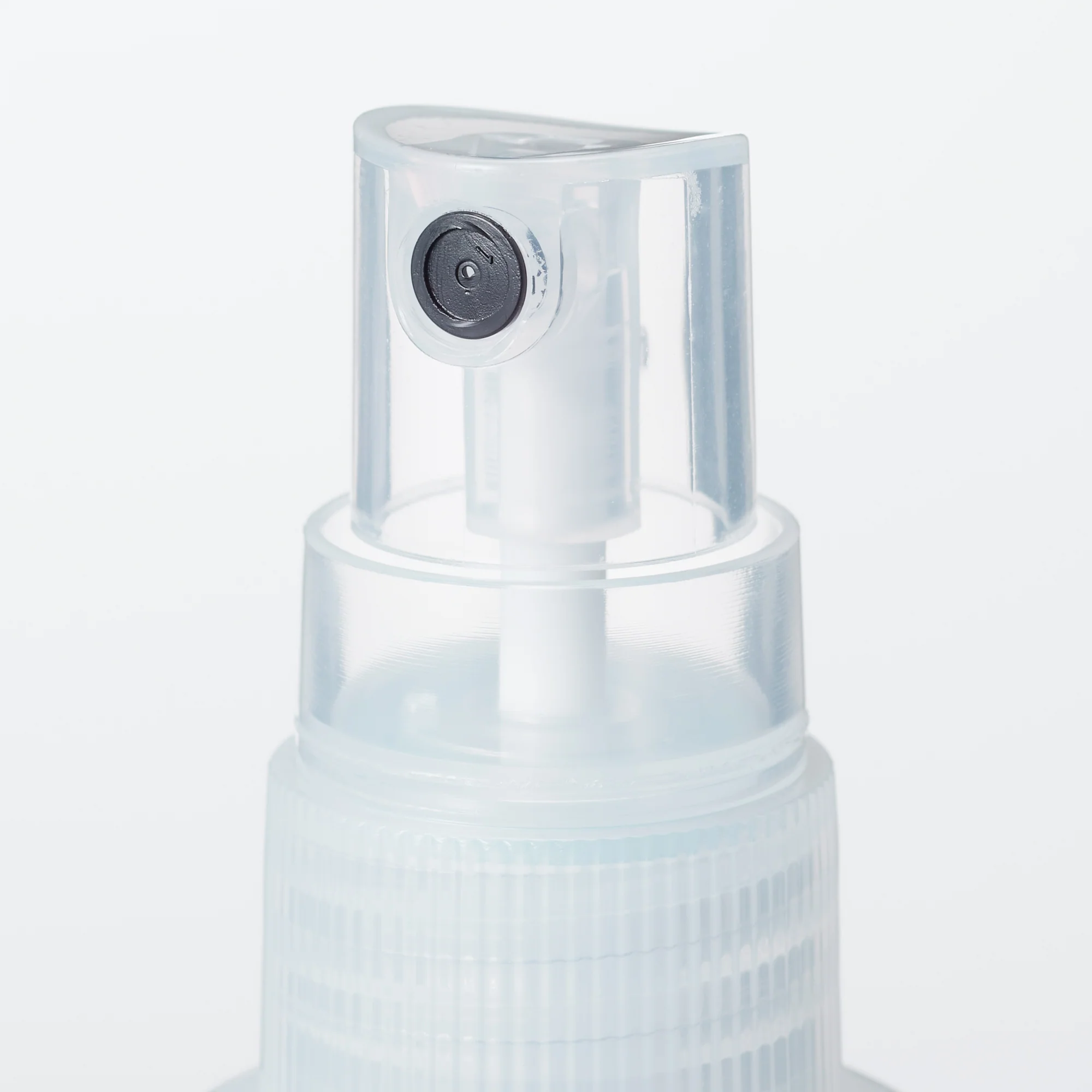 Polyethylene Petit Spray Bottle - Image 13