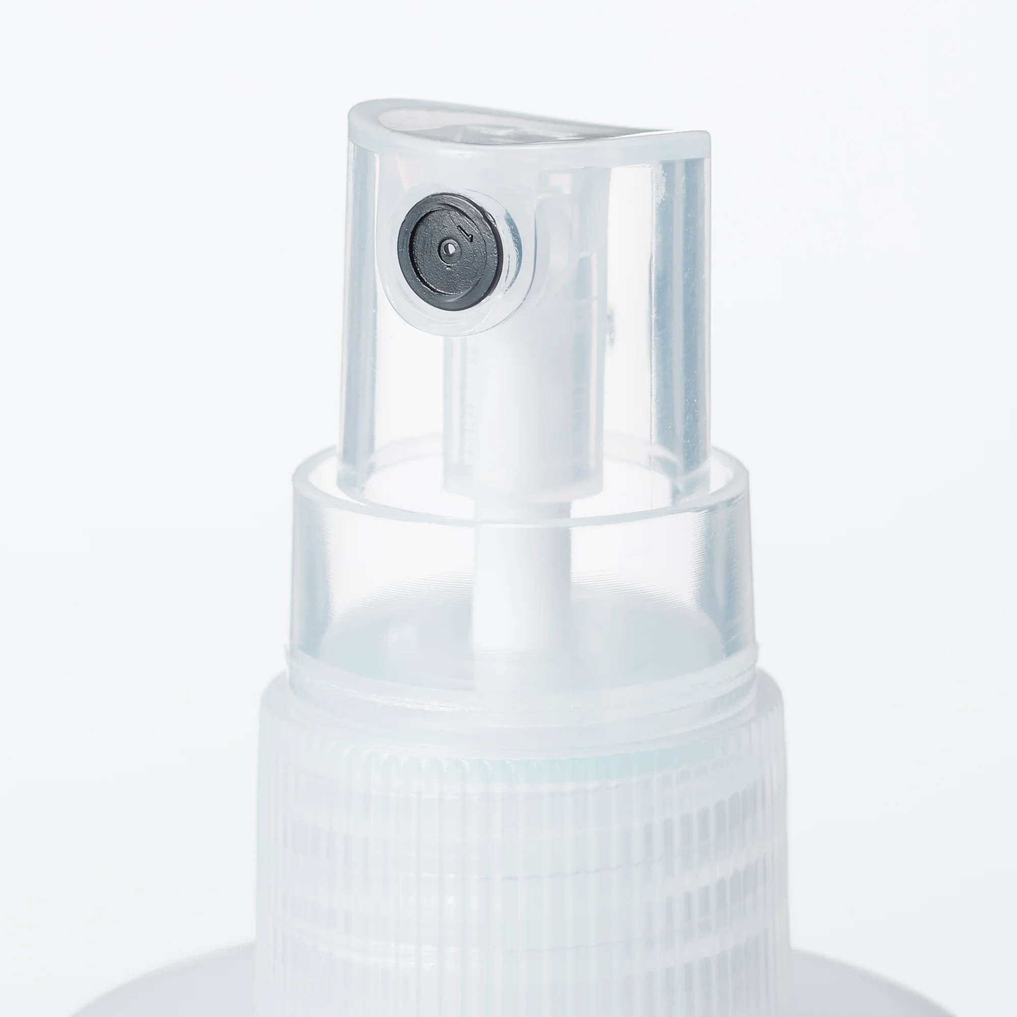 Polyethylene Petit Spray Bottle - Image 18