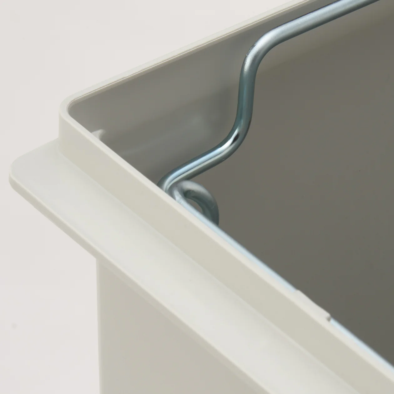 Polypropylene Dust Bin - No Lid - Image 3