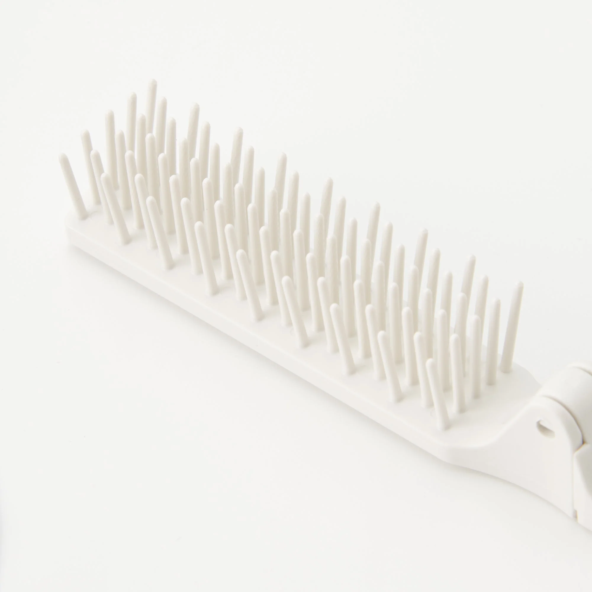 Polypropylene Folding Hair Brush - Image 3