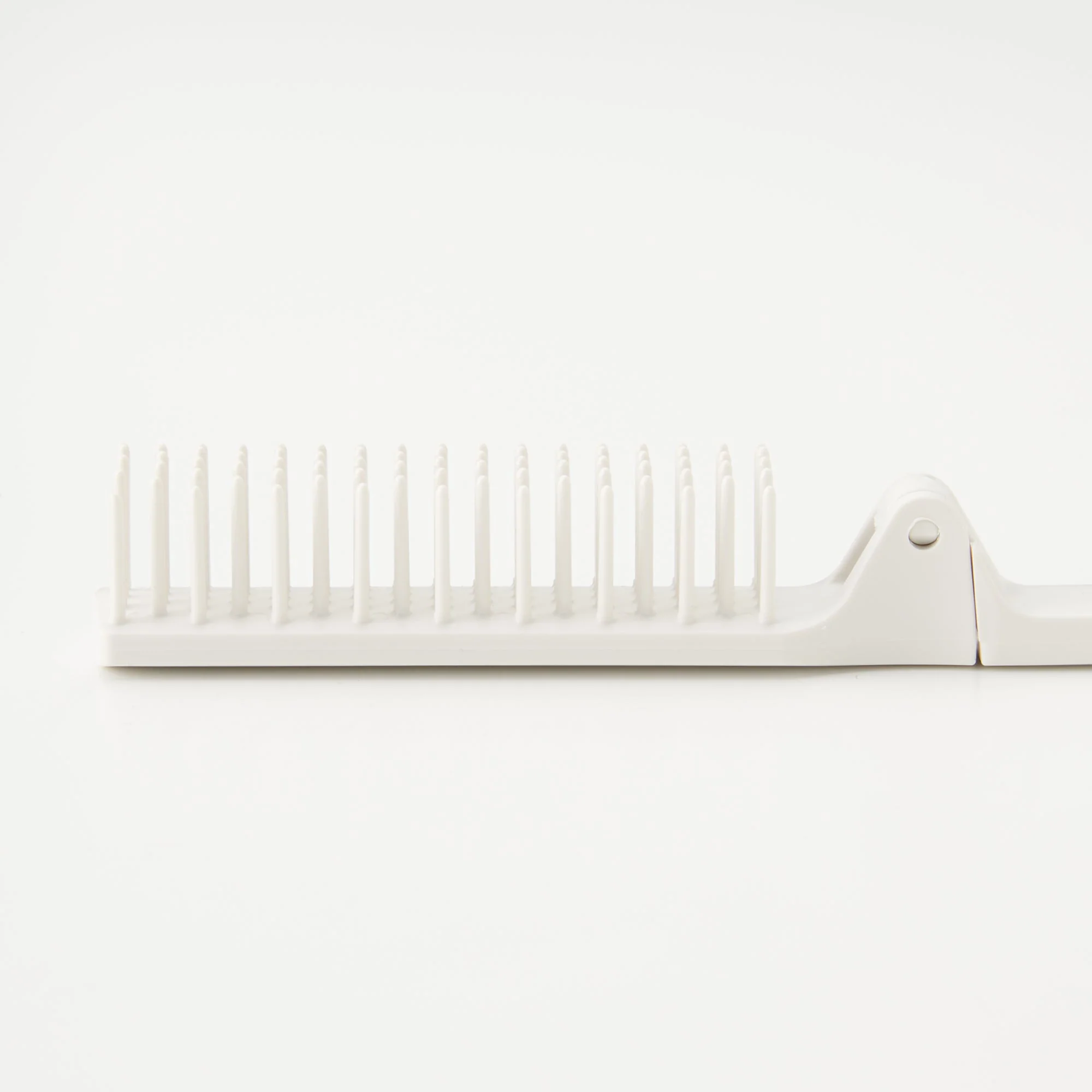 Polypropylene Folding Hair Brush - Image 4