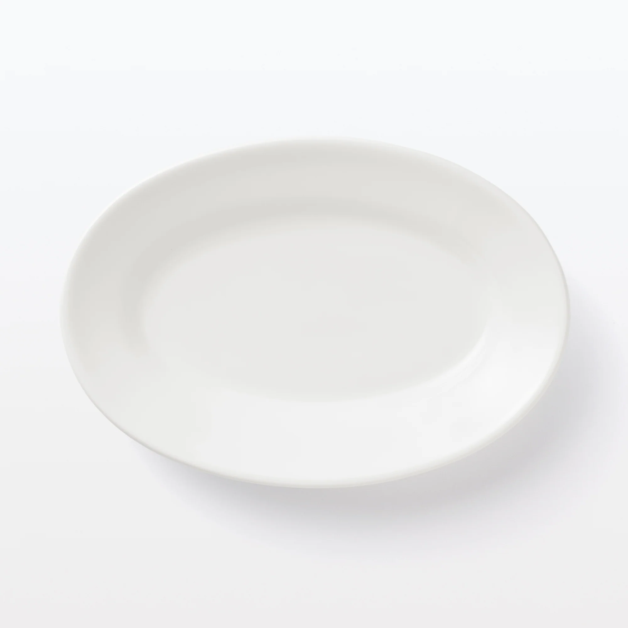 Porcelain Rimmed Oval Plate Medium - White - Image 3