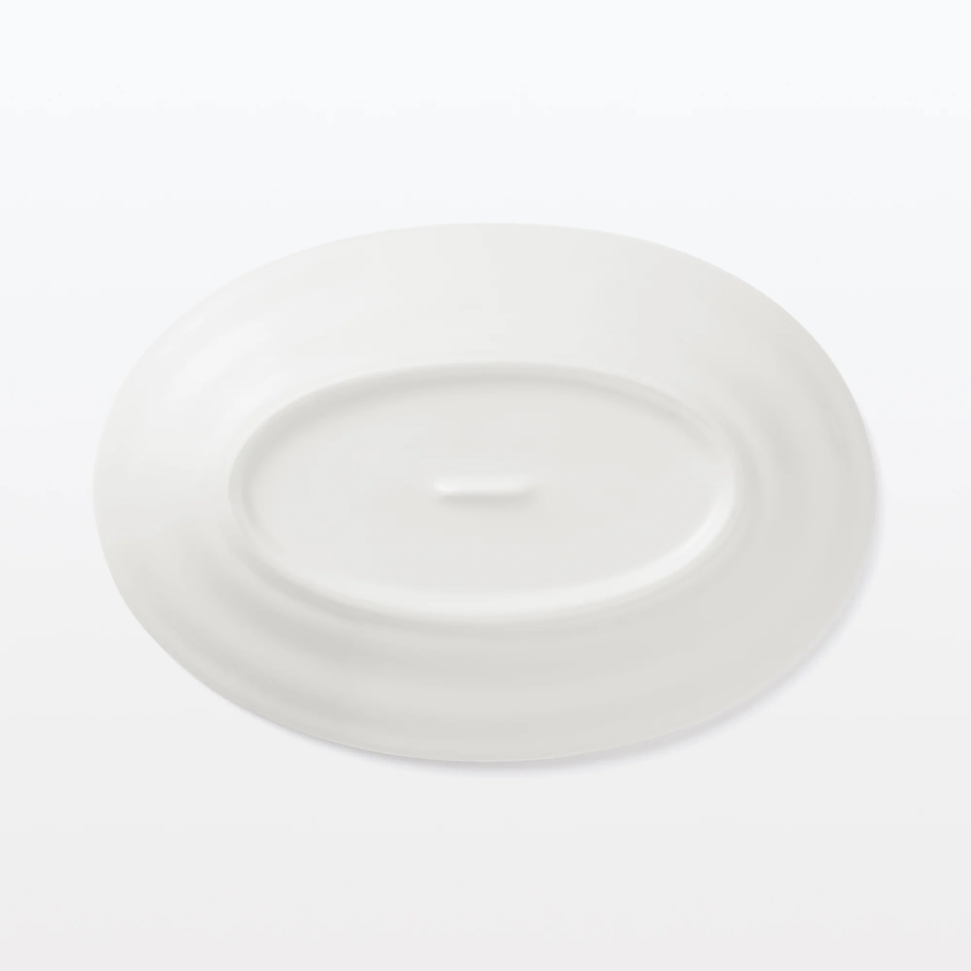 Porcelain Rimmed Oval Plate Small - White - Image 4