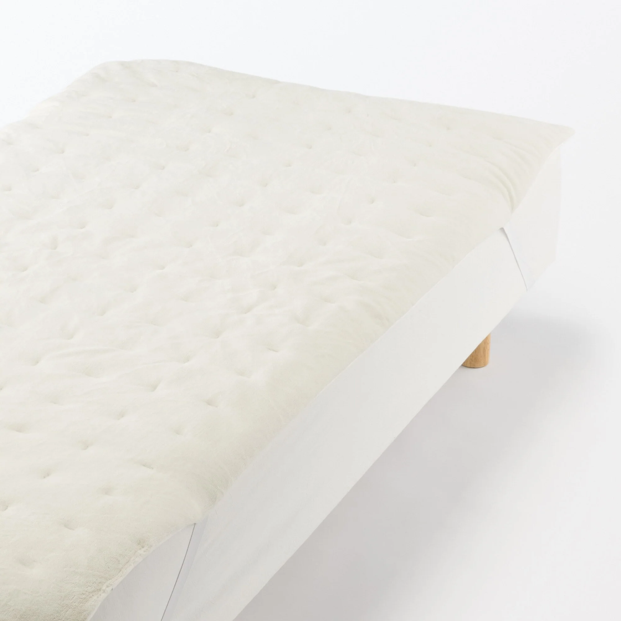 Recycled Polyester Quilted Bed Pad - Queen - Image 4