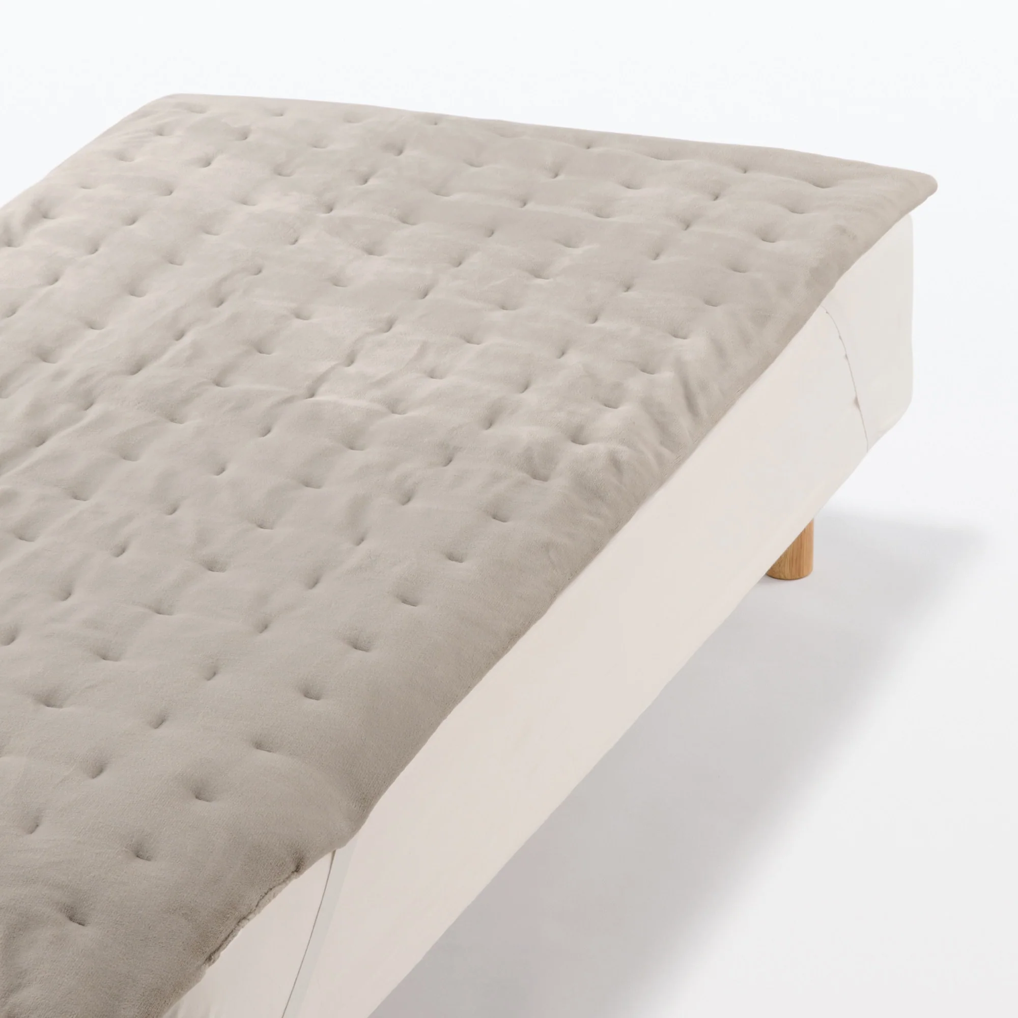 Recycled Polyester Quilted Bed Pad - Queen - Image 7