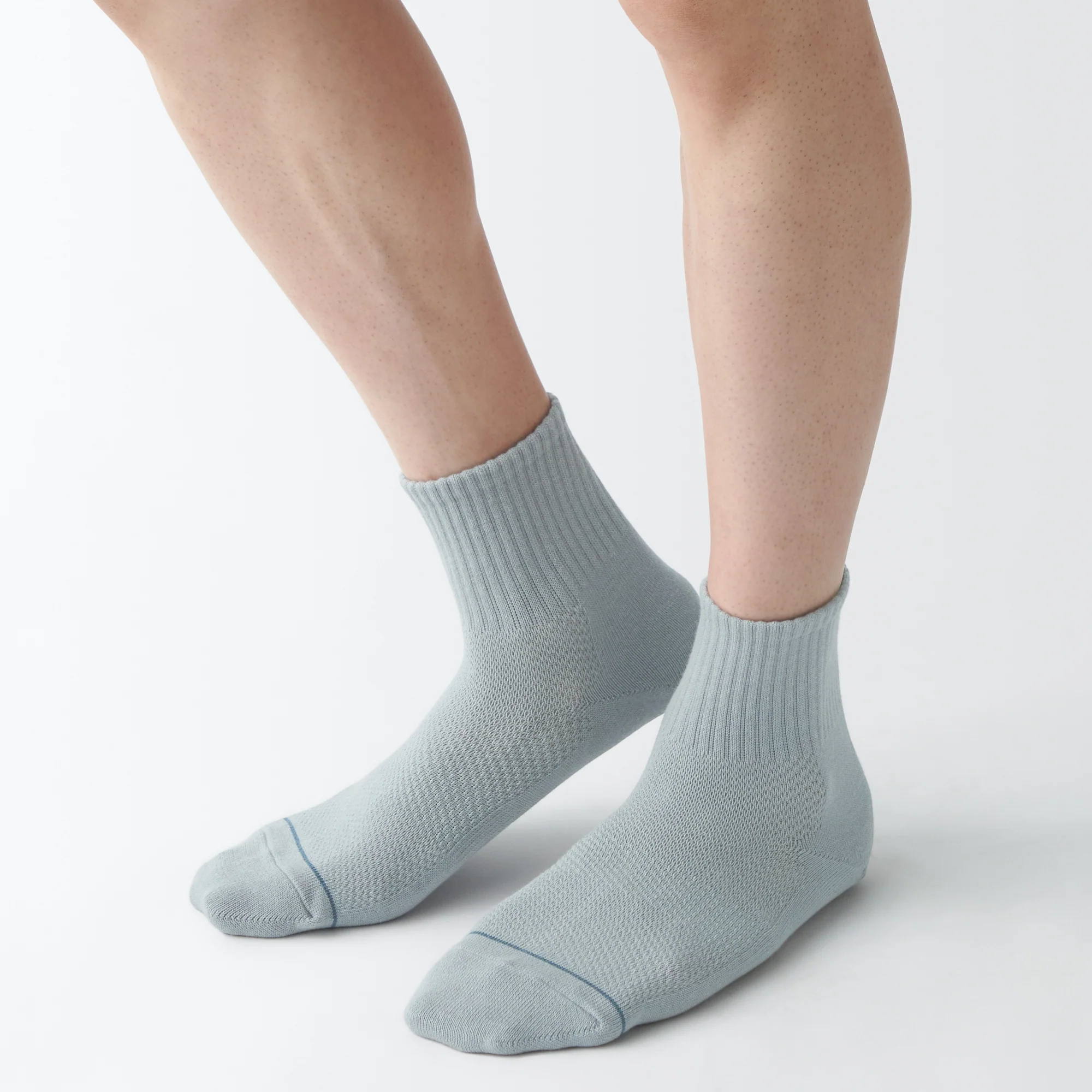 Right Angle Breathable Mesh Short Socks - Image 5
