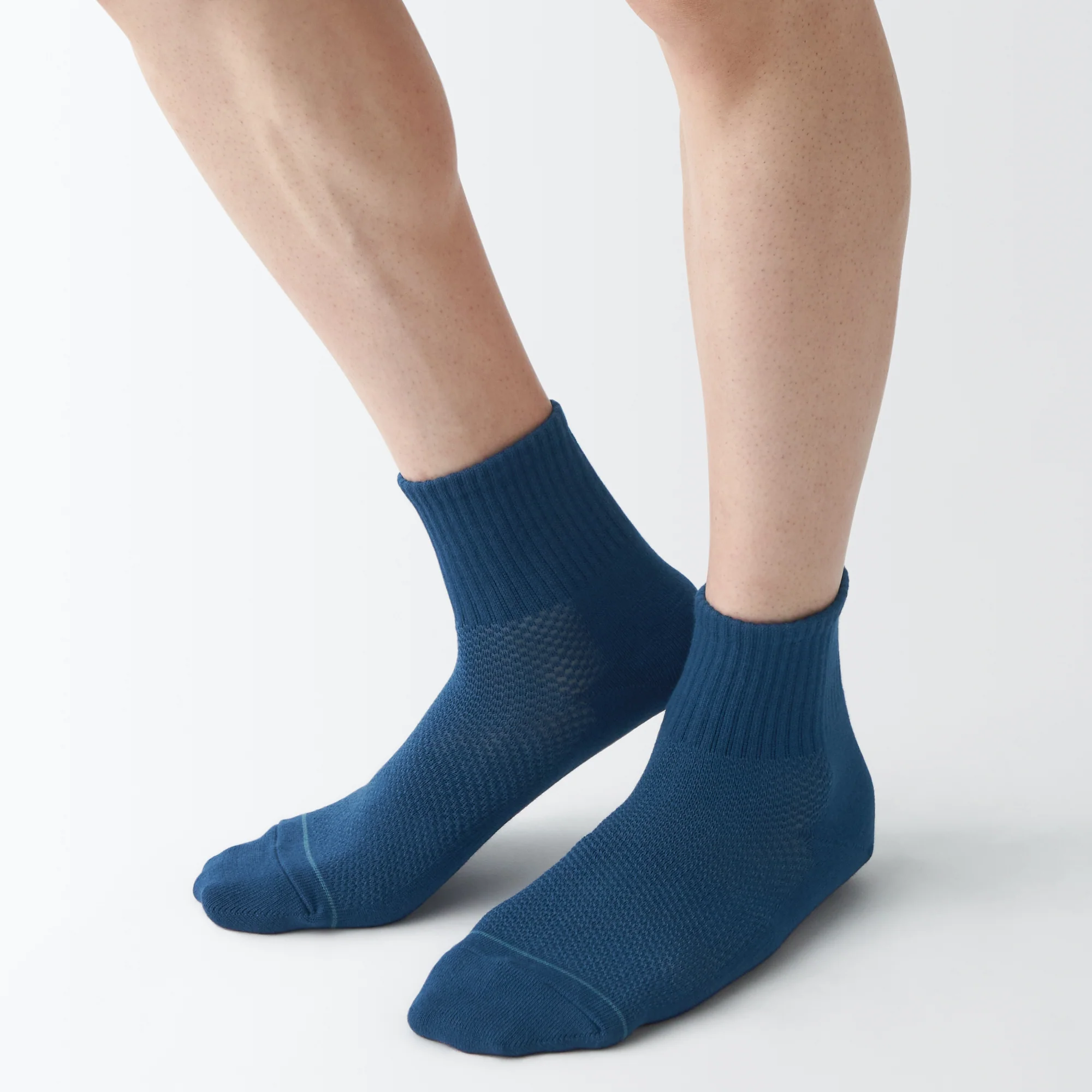 Right Angle Breathable Mesh Short Socks - Image 7