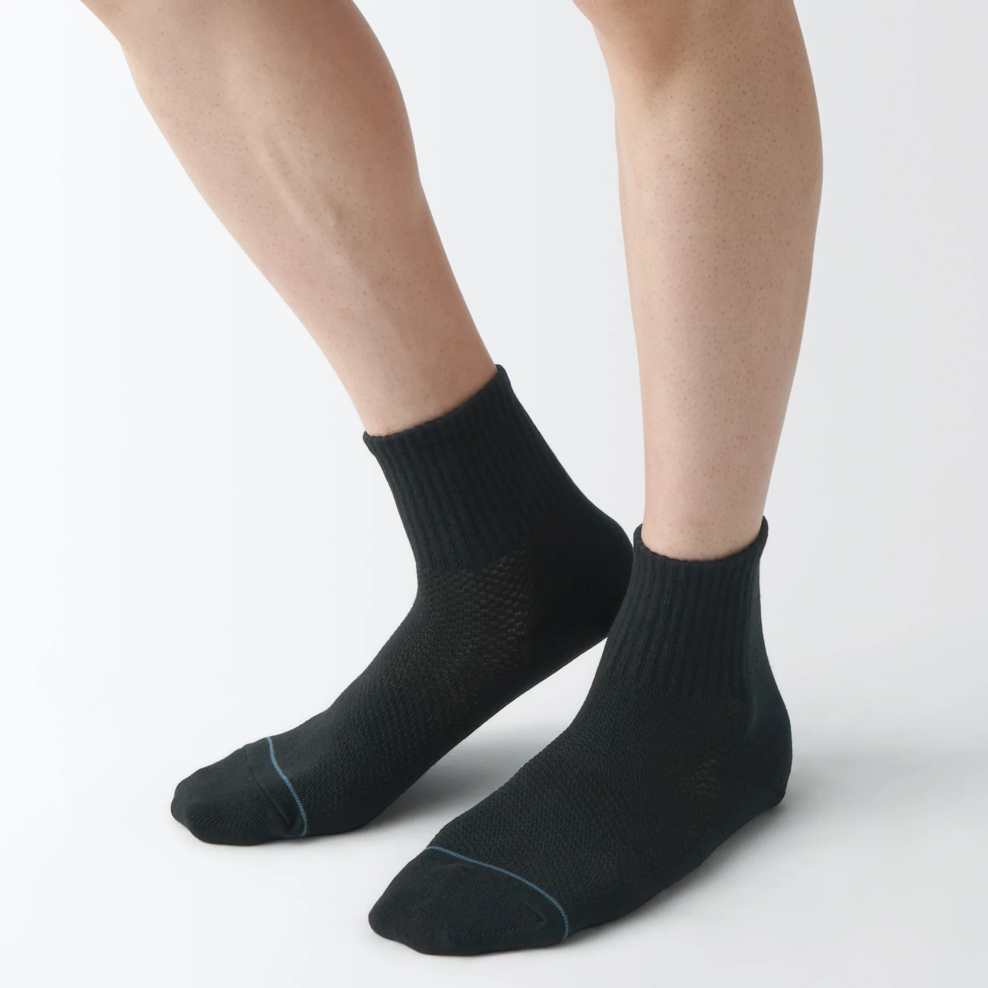 Right Angle Breathable Mesh Short Socks - Image 9