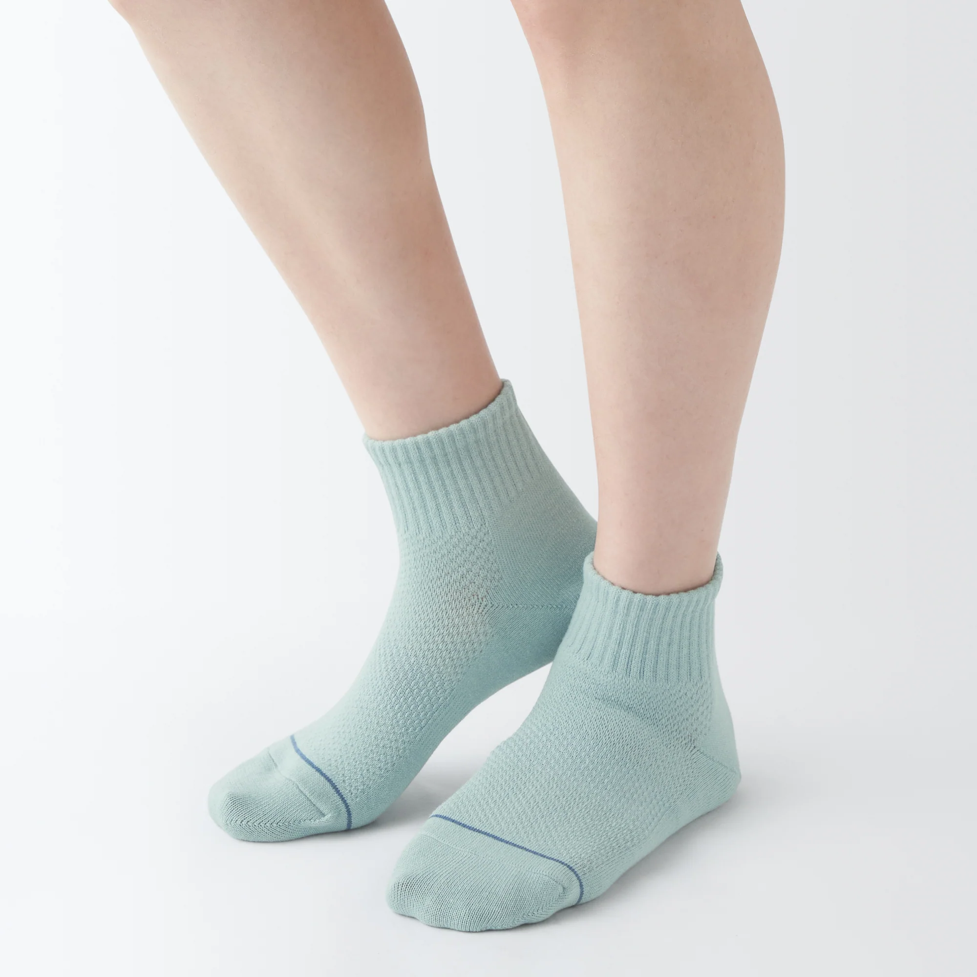 Right Angle Breathable Mesh Short Socks - Image 9
