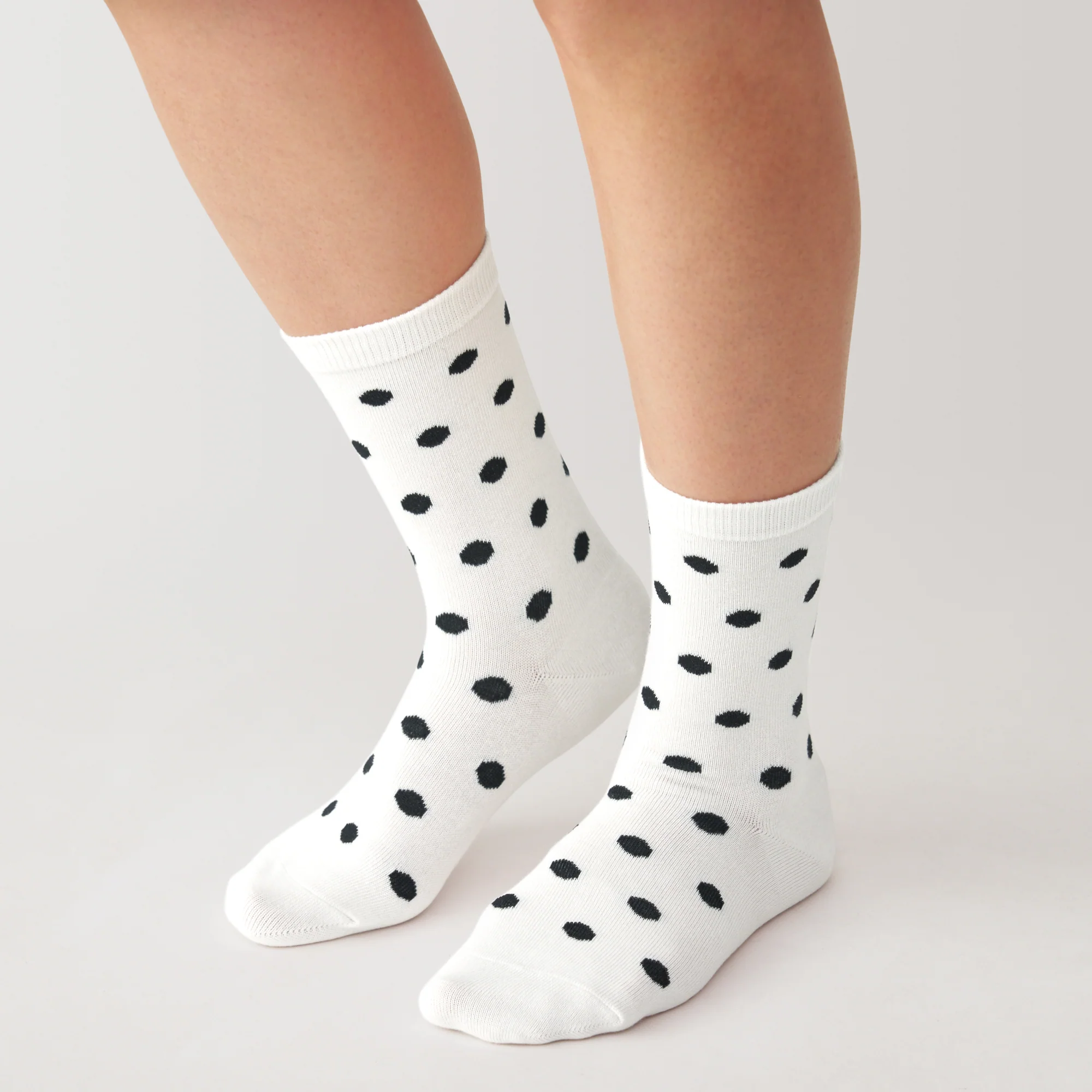 Right Angle Loose Top Dotted Socks