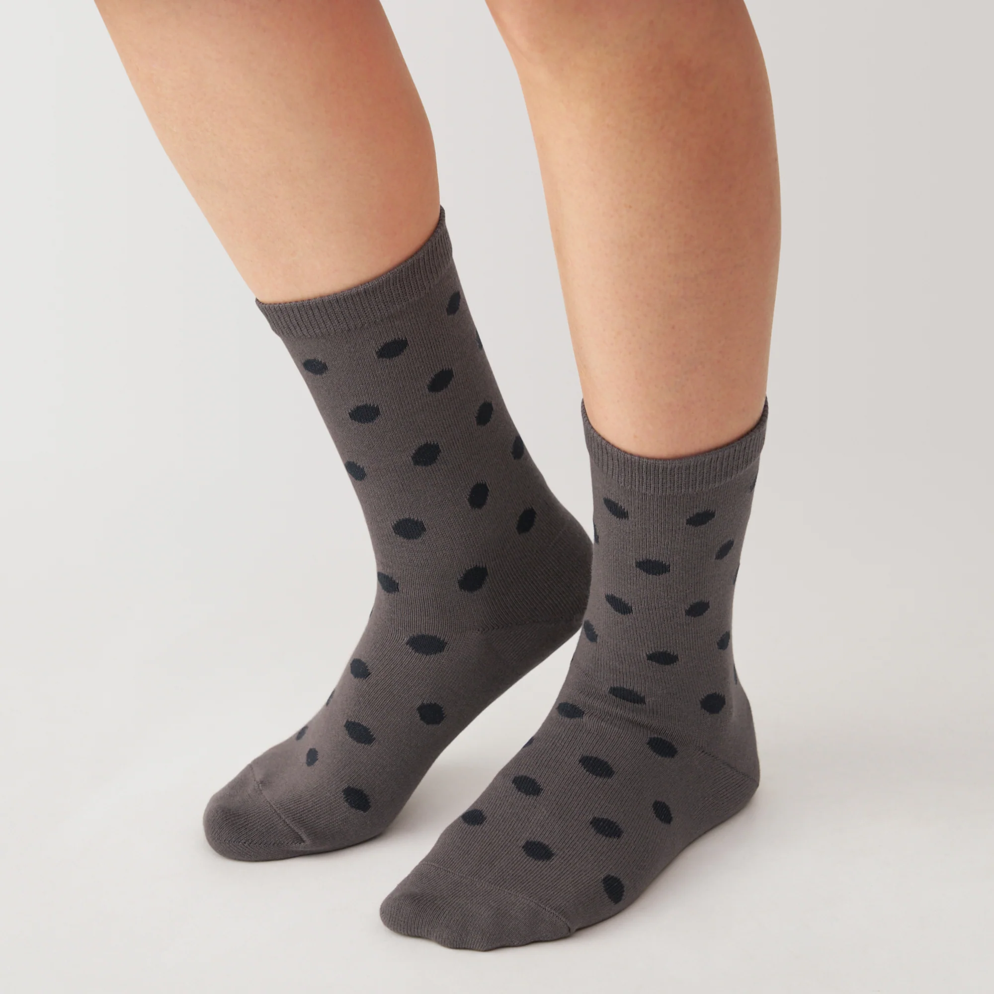Right Angle Loose Top Dotted Socks - Image 3