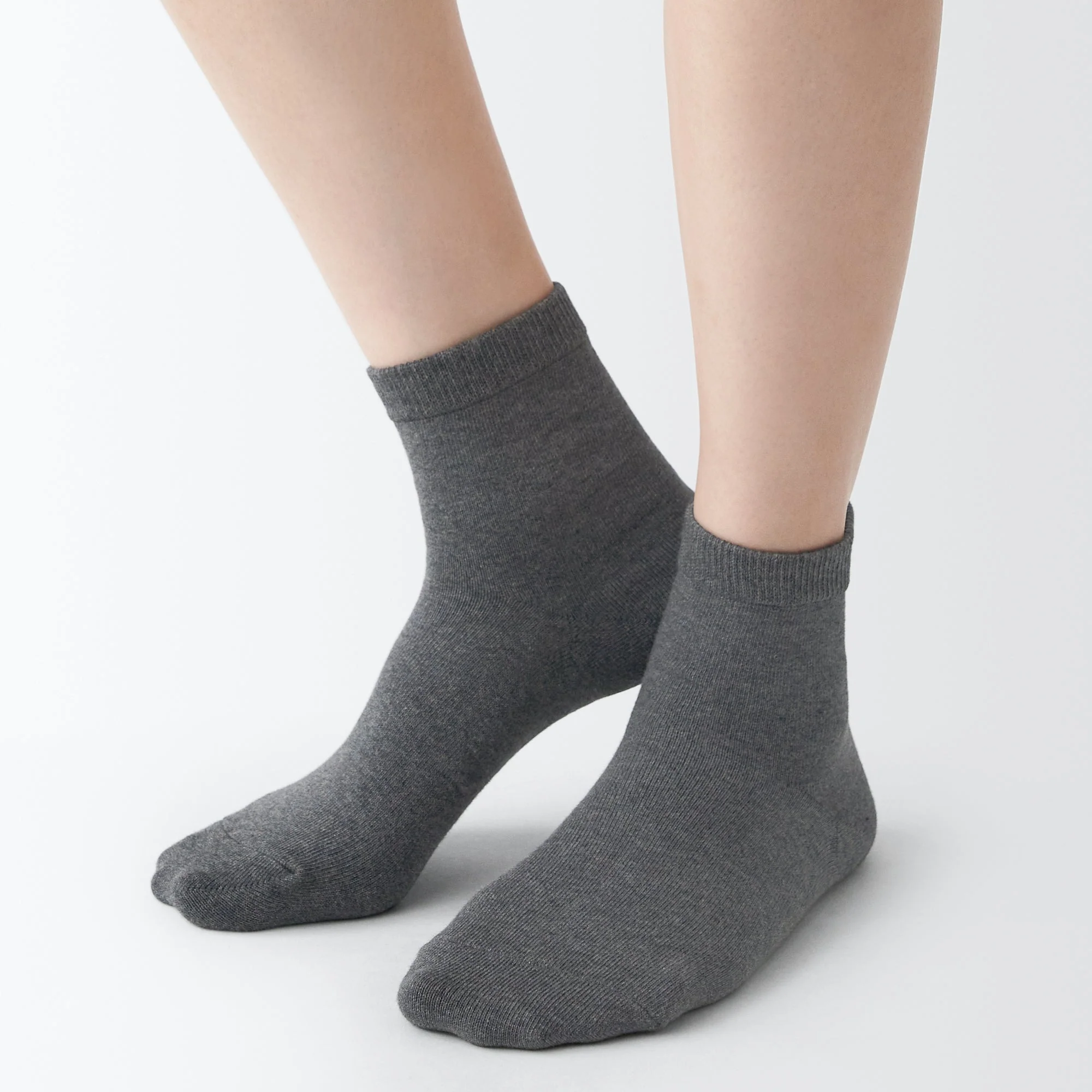 Right Angle Loose Top Short Socks - Image 19