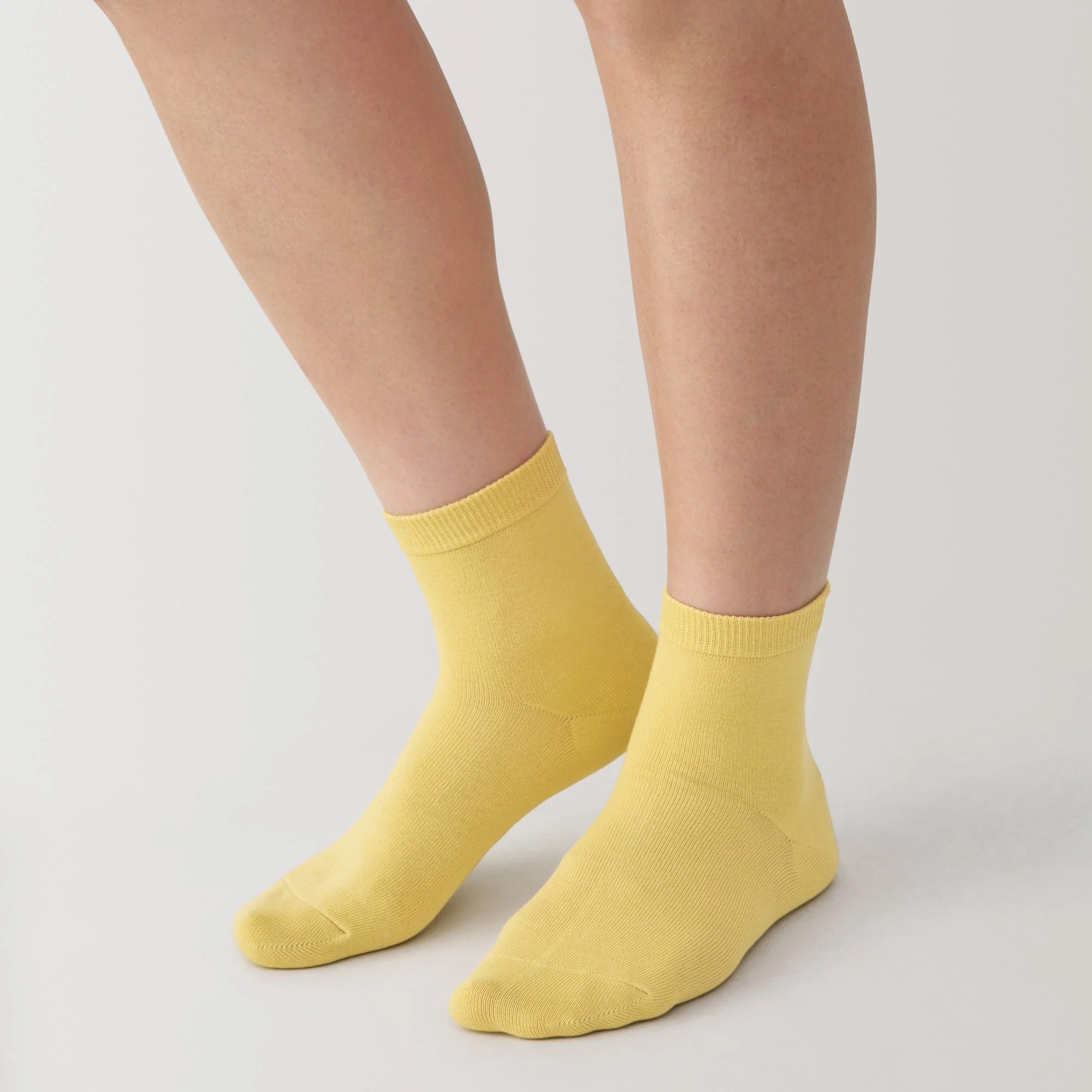 Right Angle Loose Top Short Socks - Image 2