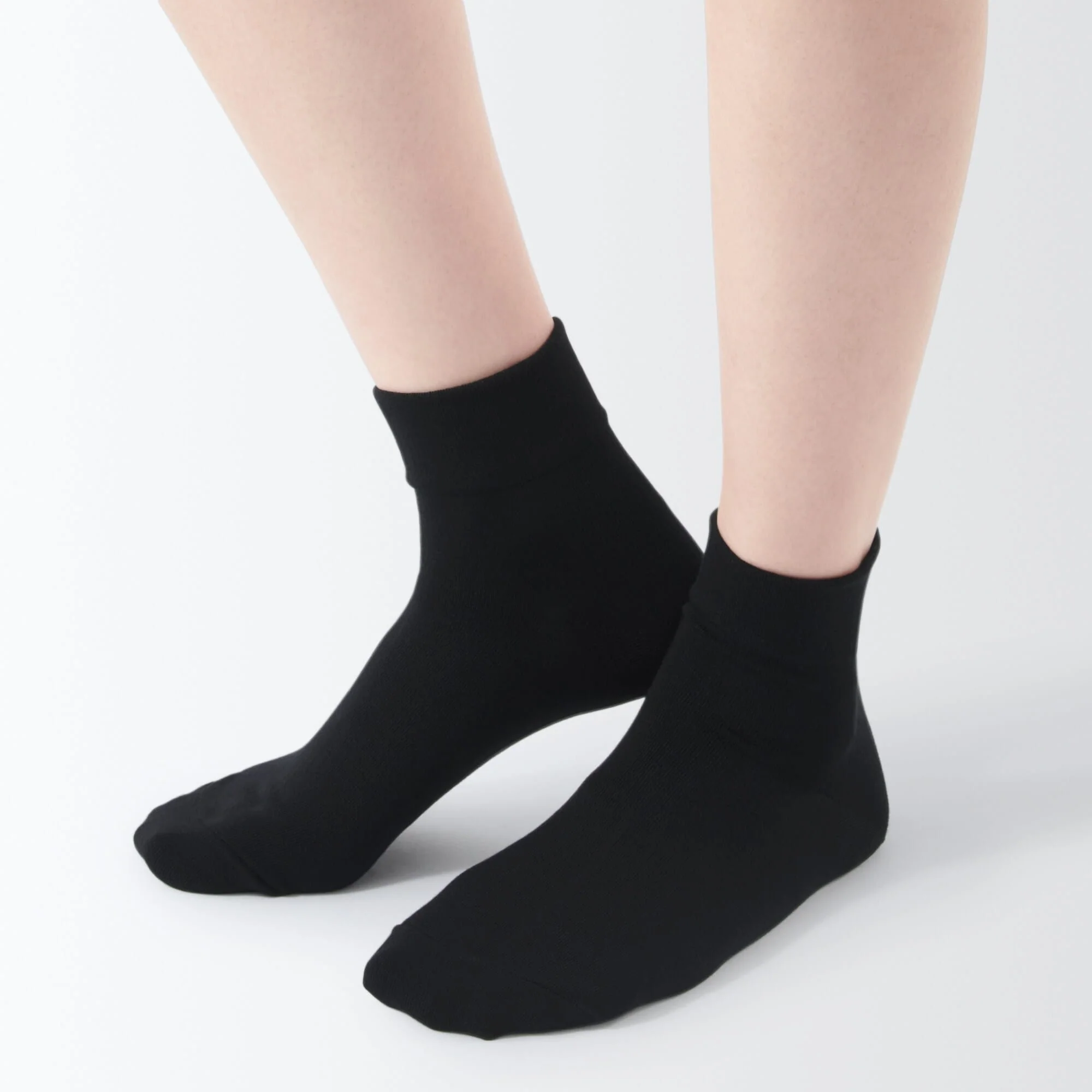 Right Angle Loose Top Short Socks - Image 10
