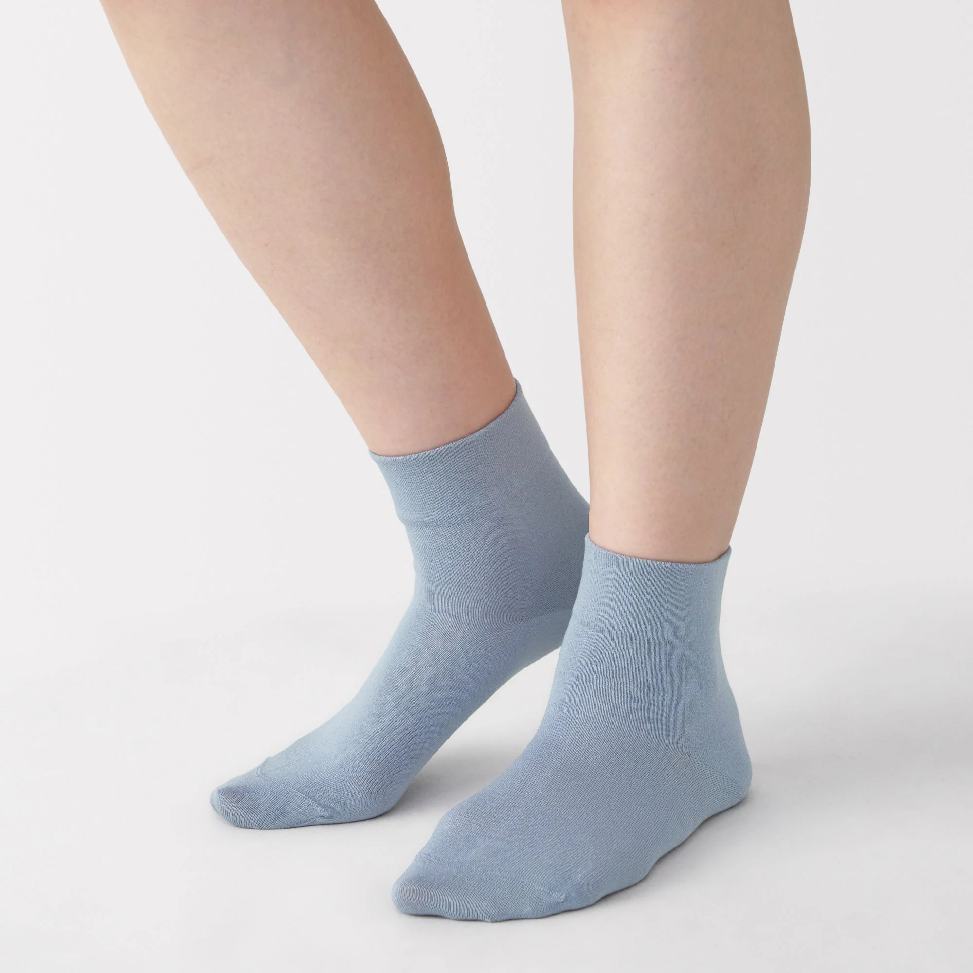 Right Angle Loose Top Short Socks - Image 16