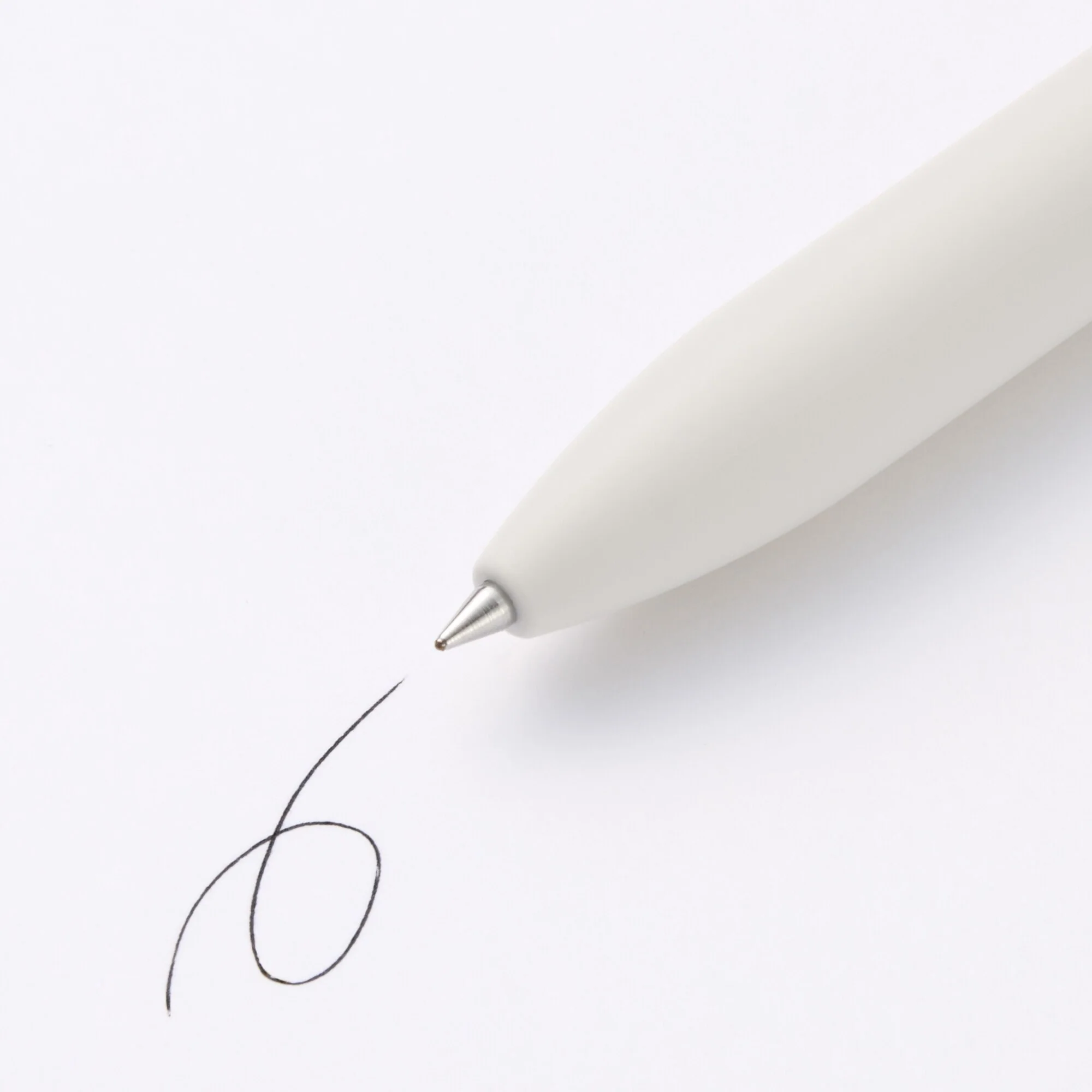 Smooth Oil Ink Ballpoint Pen 0.5 mm - Black - Image 2