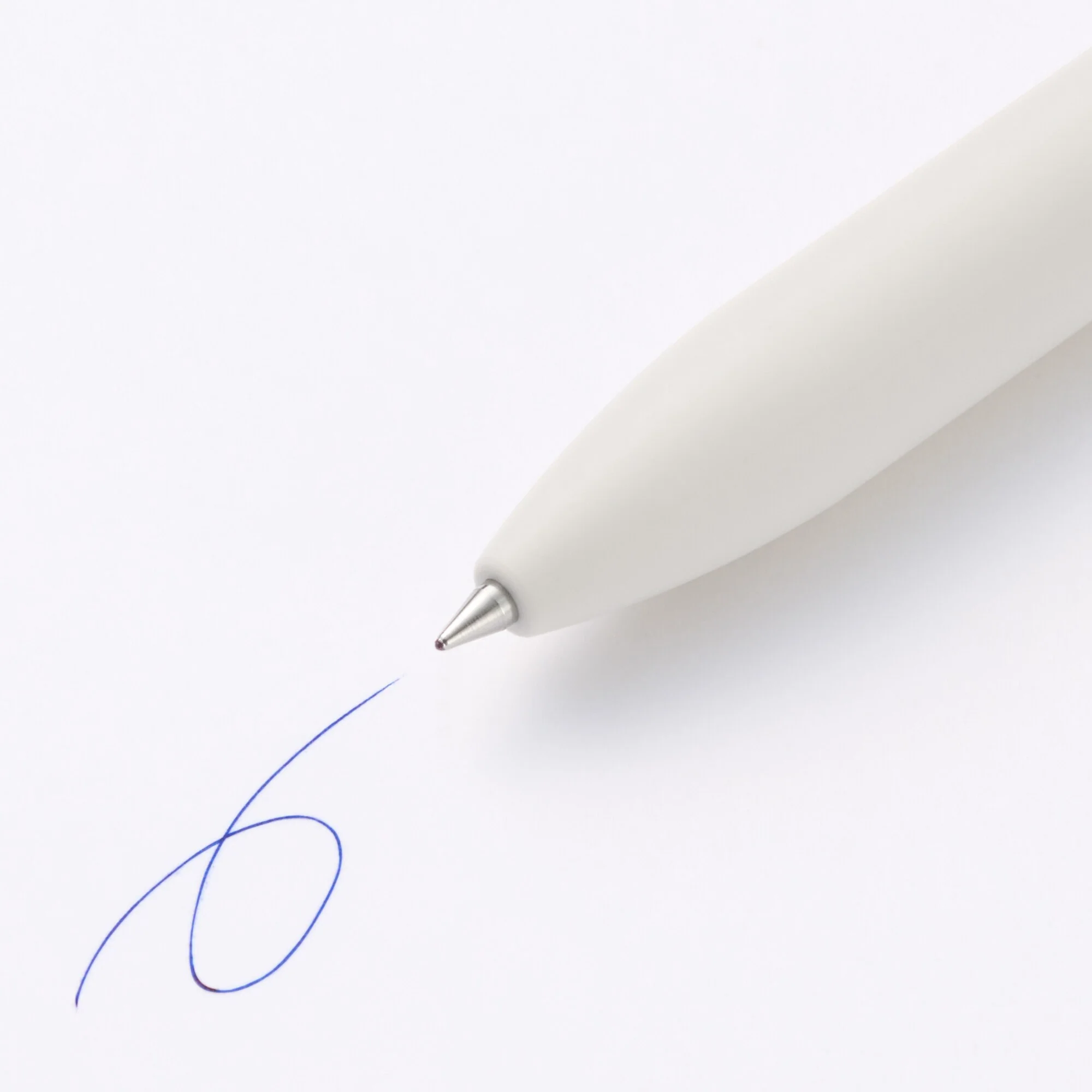 Smooth Oil Ink Ballpoint Pen 0.5 mm - Blue - Image 2