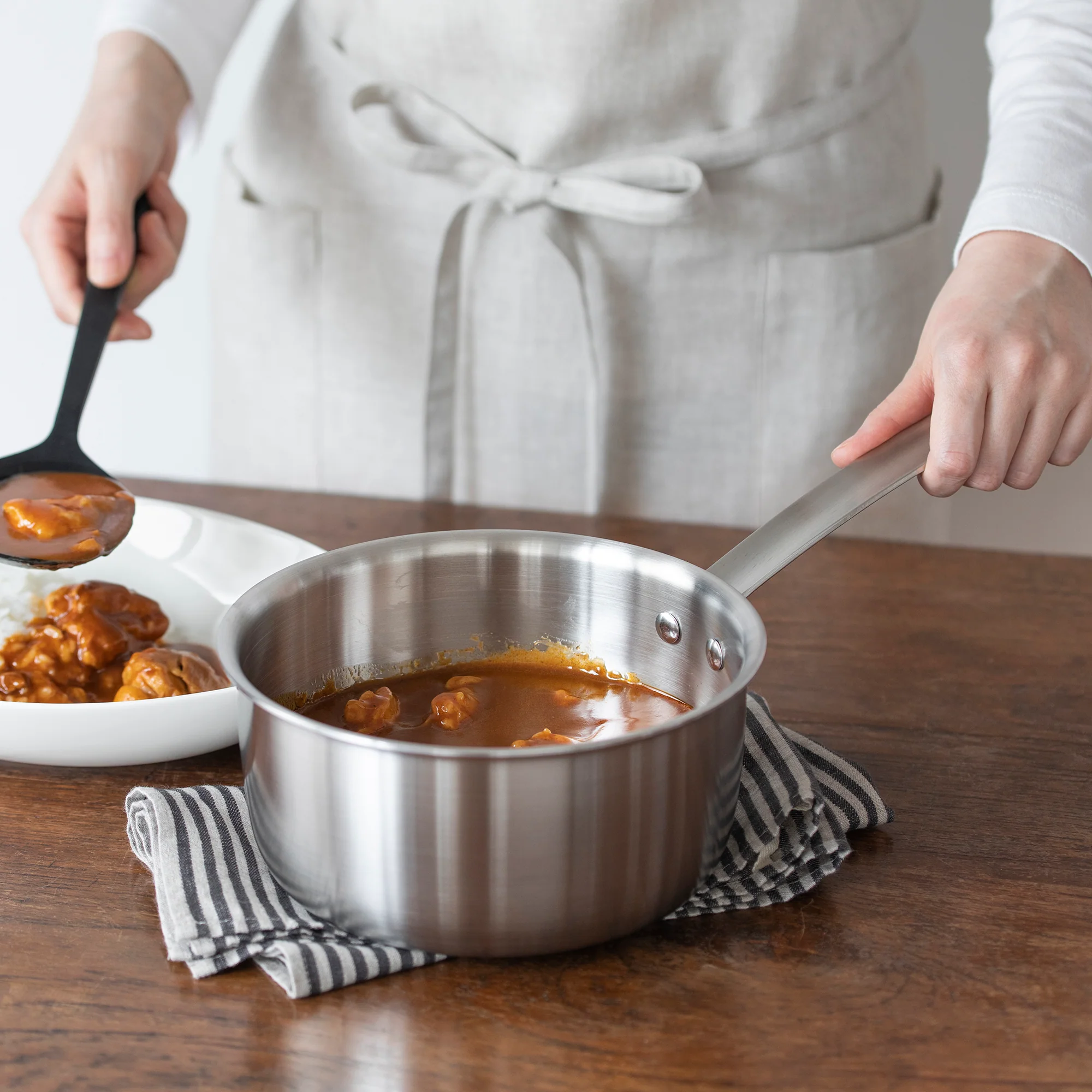 Stainless Aluminium 3-Layer Steel Saucepan 2L - Image 2