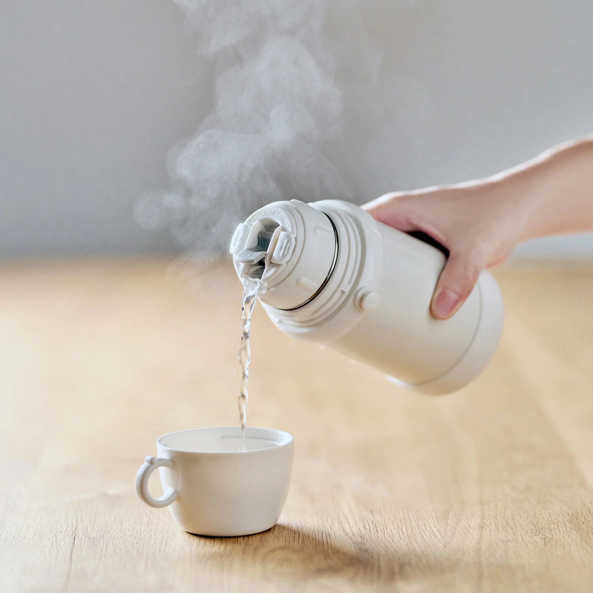 Stainless Steel Vacuum Insulated Bottle - Image 2