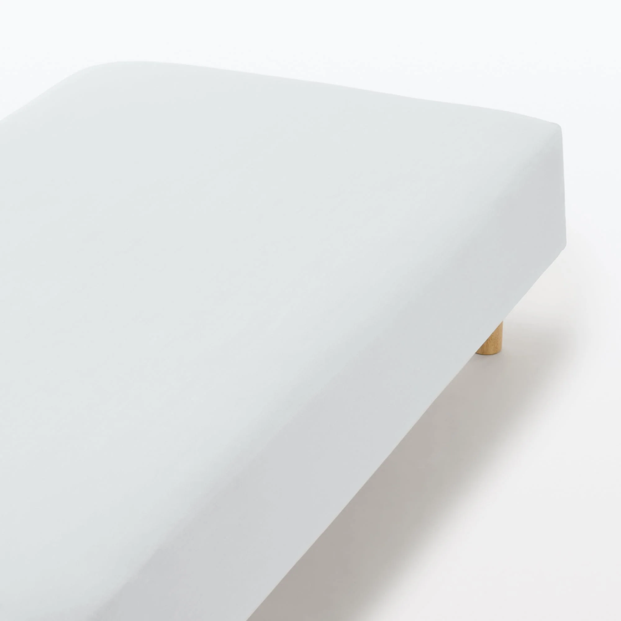Stretchable Cool Touch Fitted Sheet - Image 6