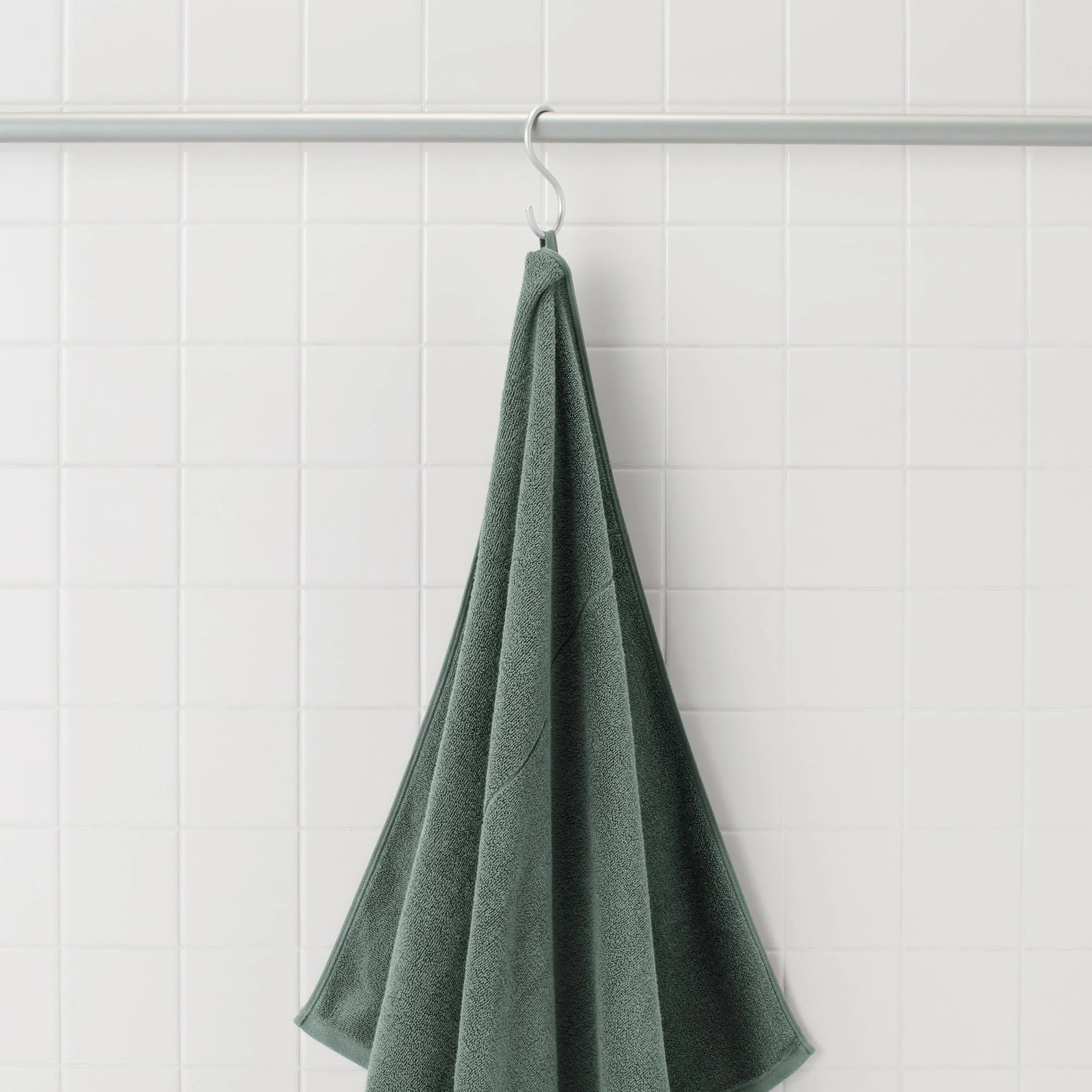 Twin Pile Large Bath Towel with Loop - Image 2