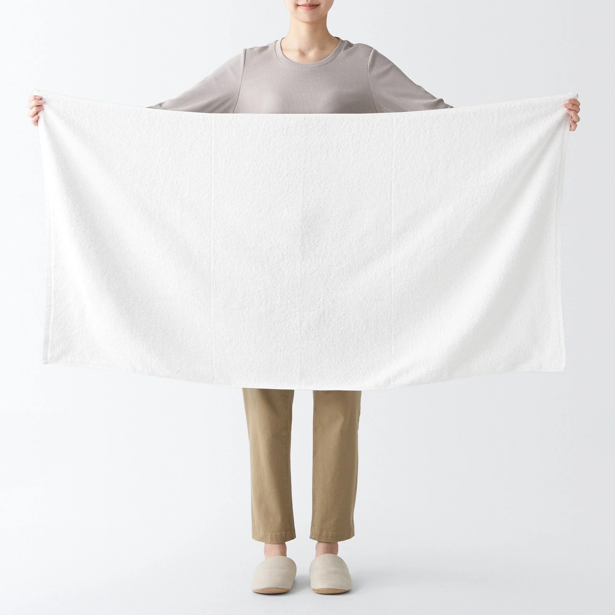 Twin Pile Large Bath Towel with Loop - Image 4