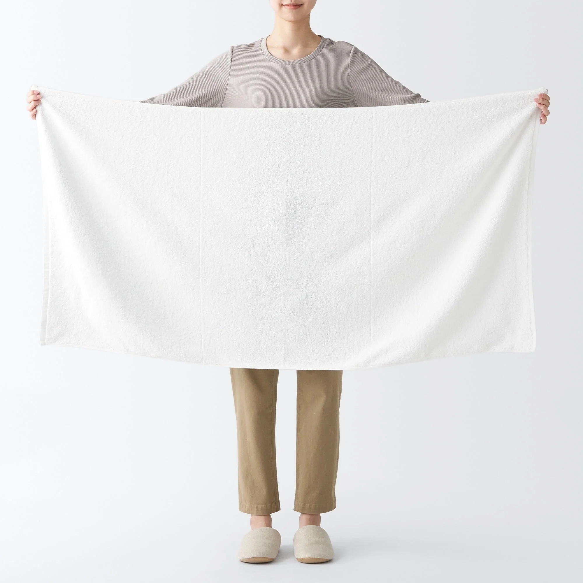 Twin Pile Large Bath Towel with Loop - Image 9