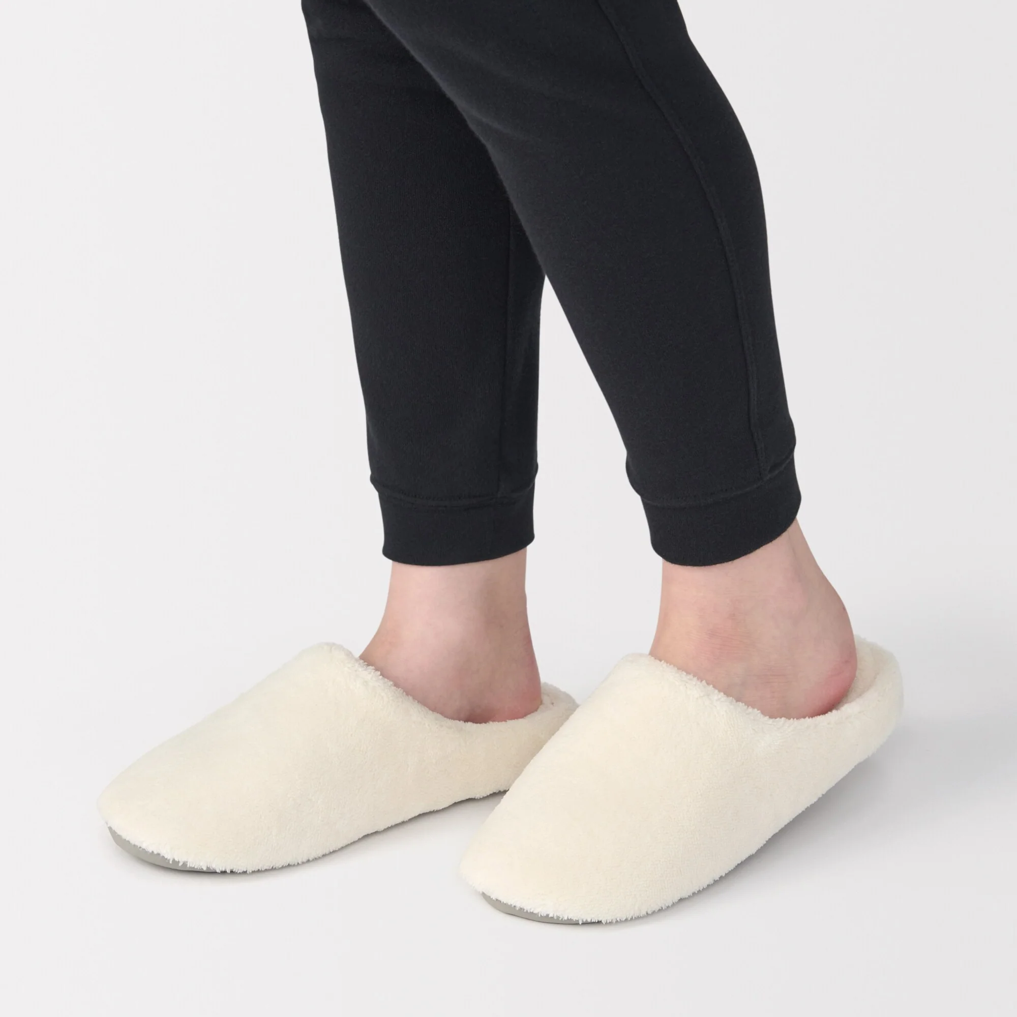 Warm Fibre Slippers - Image 17
