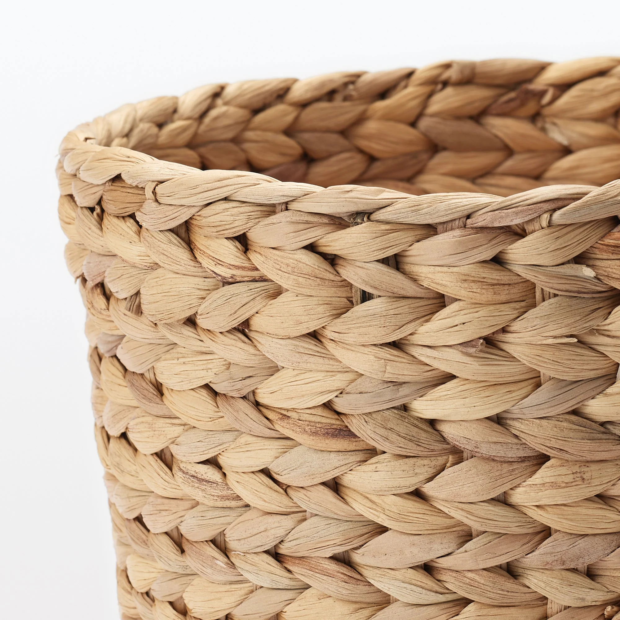 Water Hyacinth Basket - Round - Shallow Dia. 25 x H16 cm - Image 4