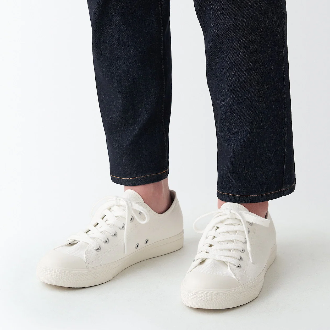 Water Repellent Cushioned Sneakers with Laces Off White - Image 2