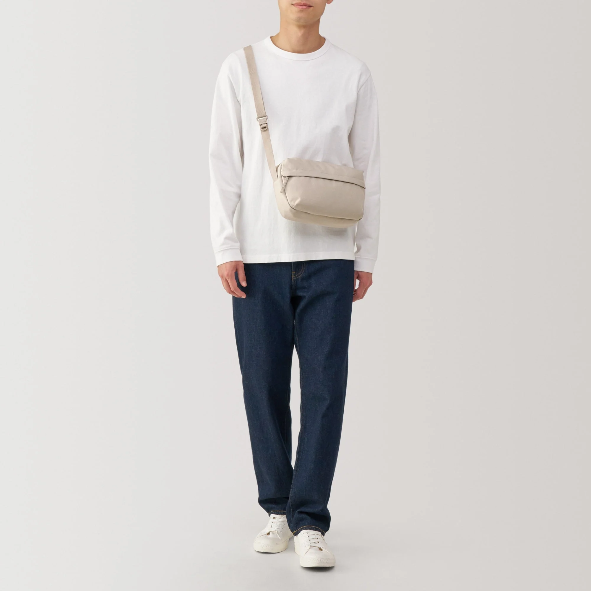 Water Repellent Shoulder Bag - Image 40