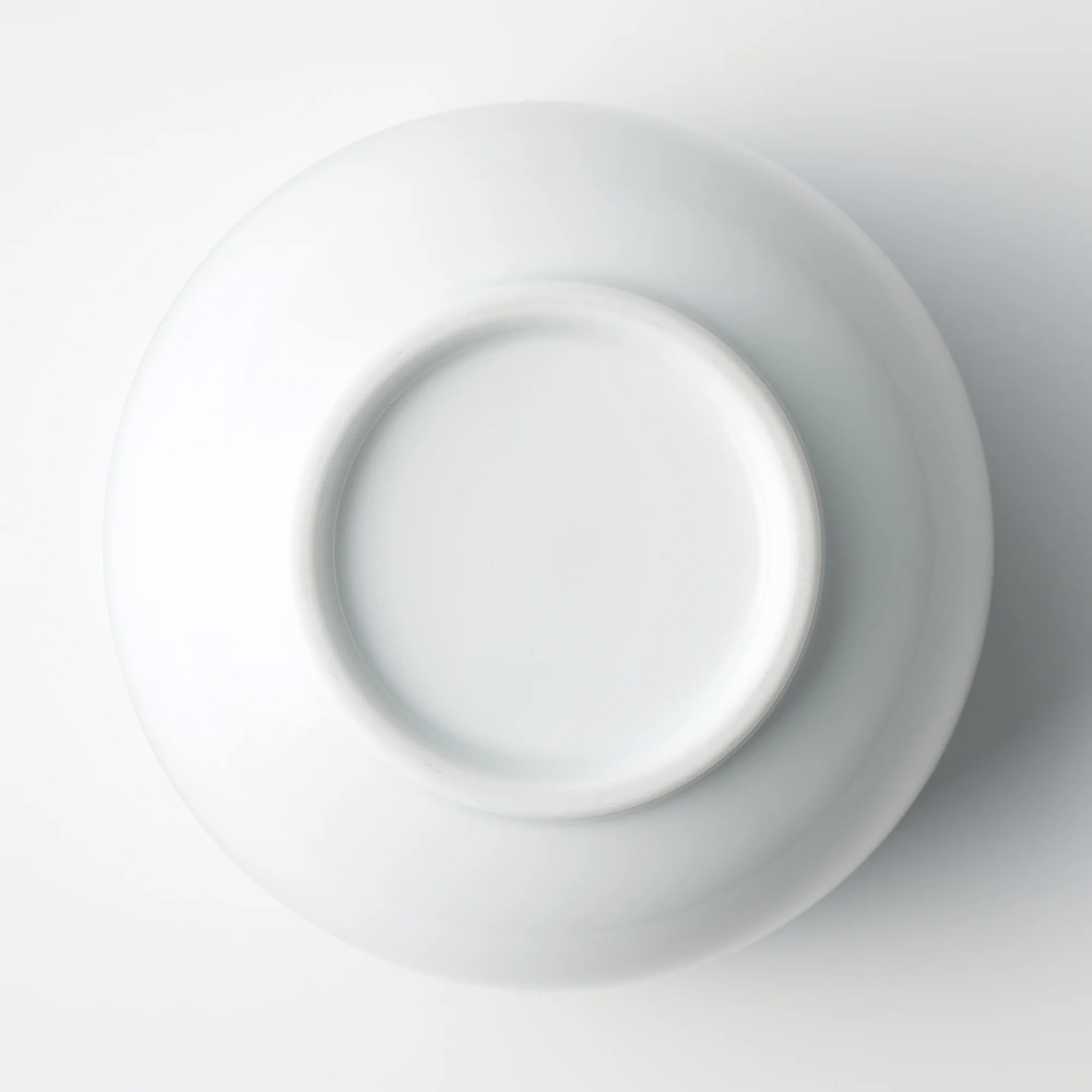 White Porcelain Round Tea Cup - Image 4