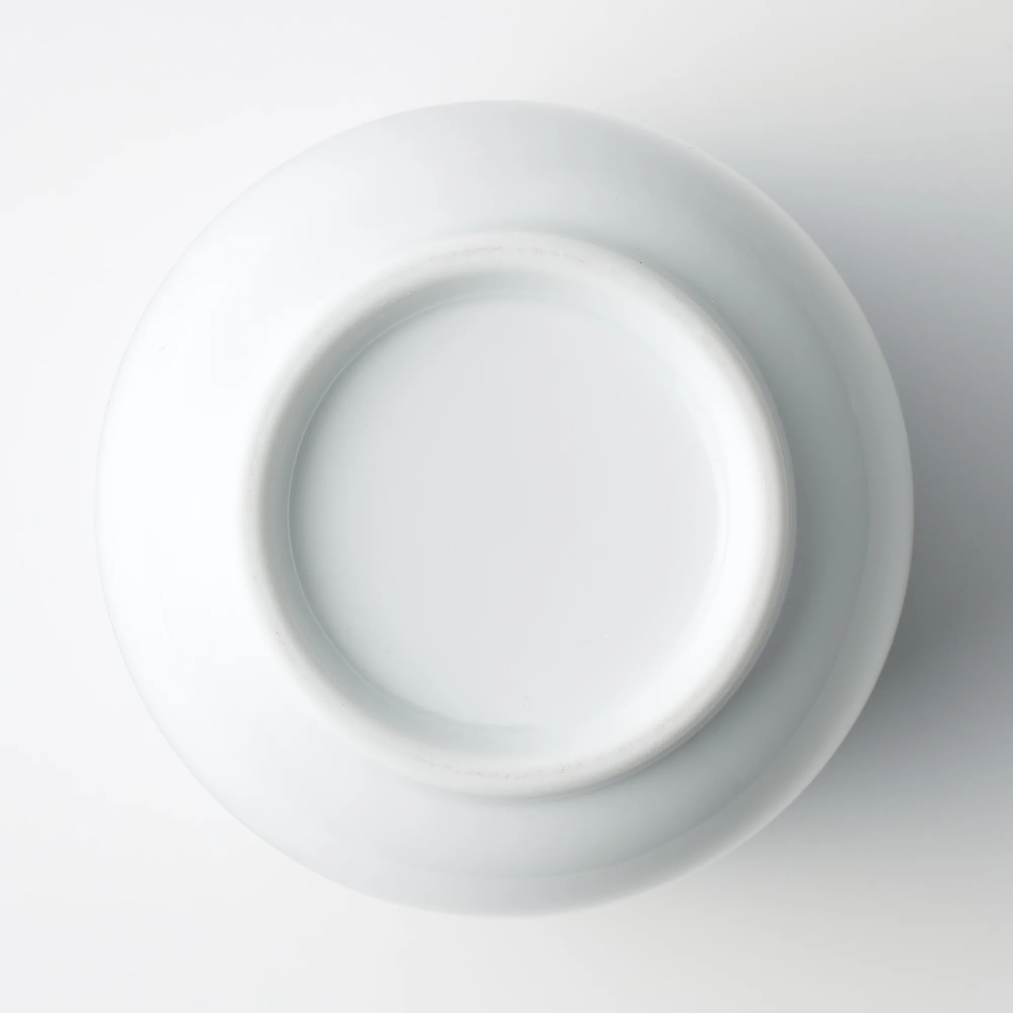 White Porcelain Yunomi Tea Cup - Image 4
