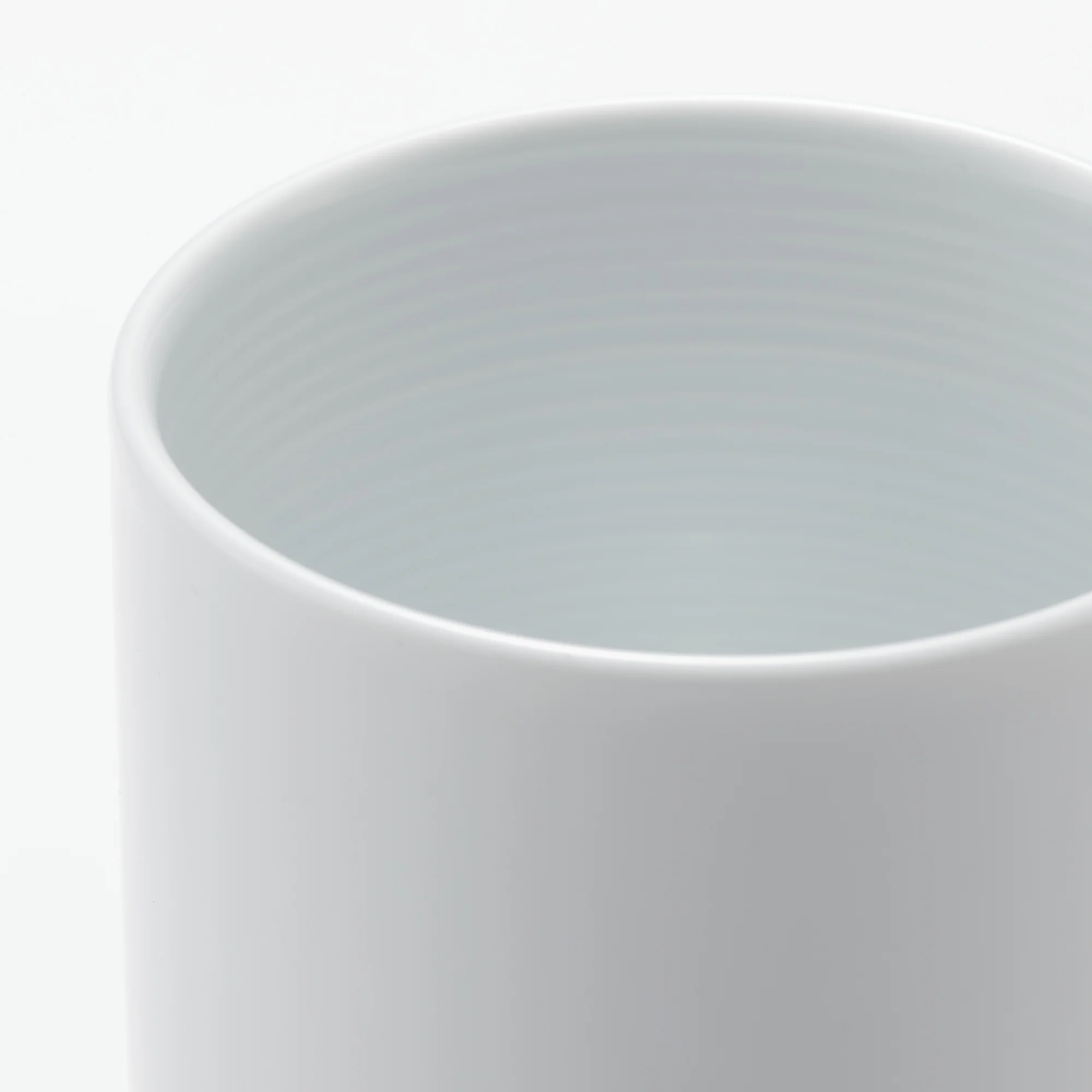 White Porcelain Yunomi Tea Cup - Image 5