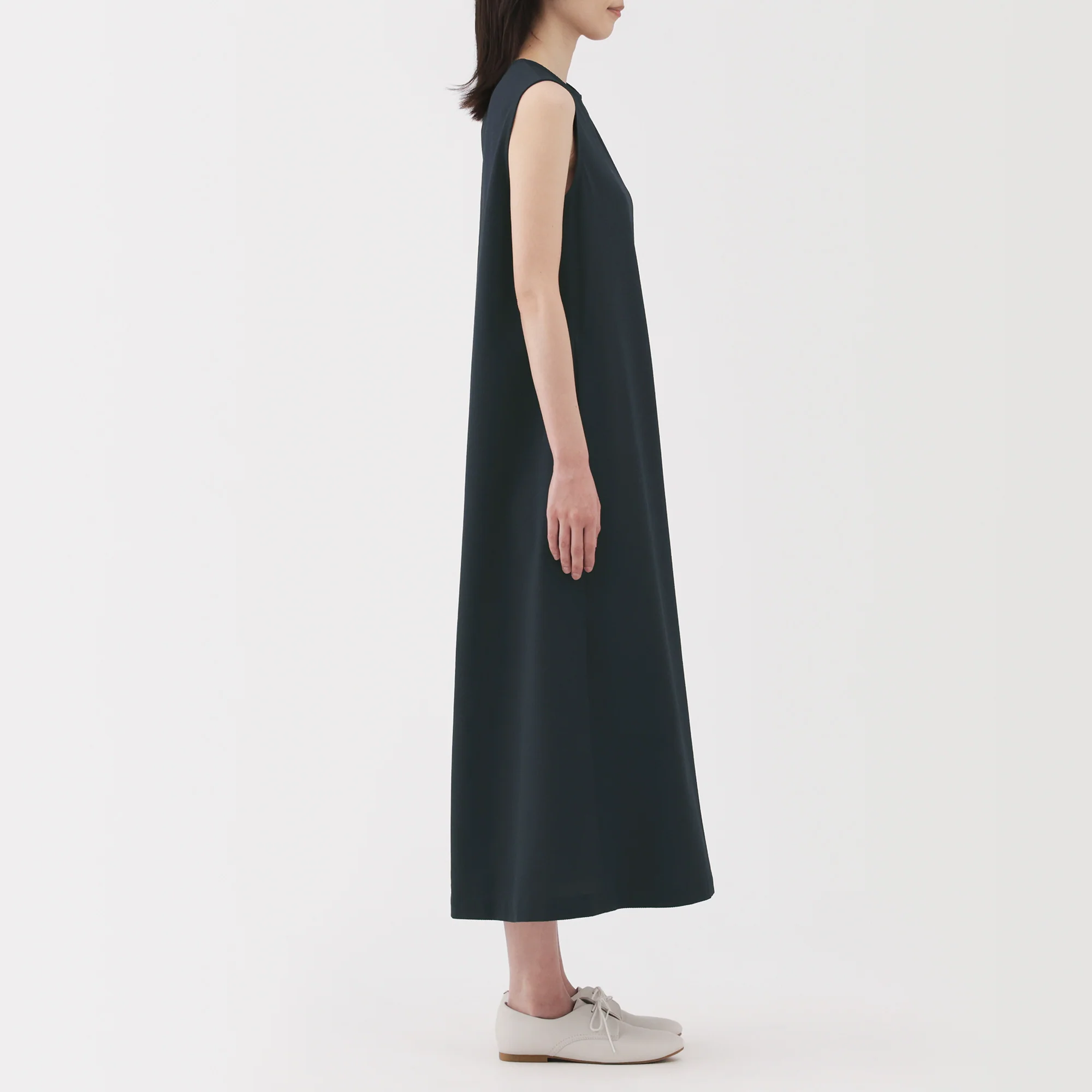 Breathable Seersucker Sleeveless Dress - Image 15