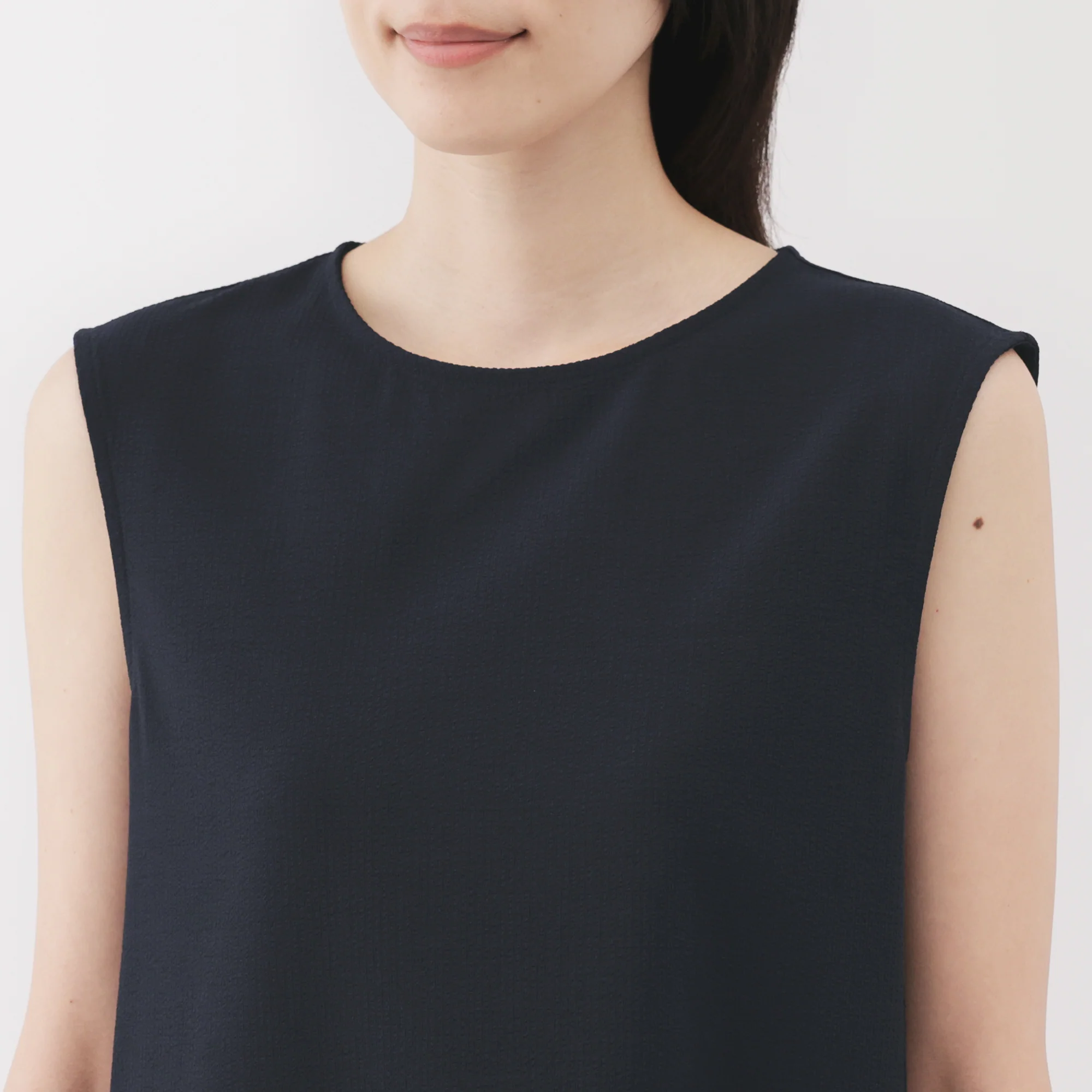 Breathable Seersucker Sleeveless Dress - Image 17