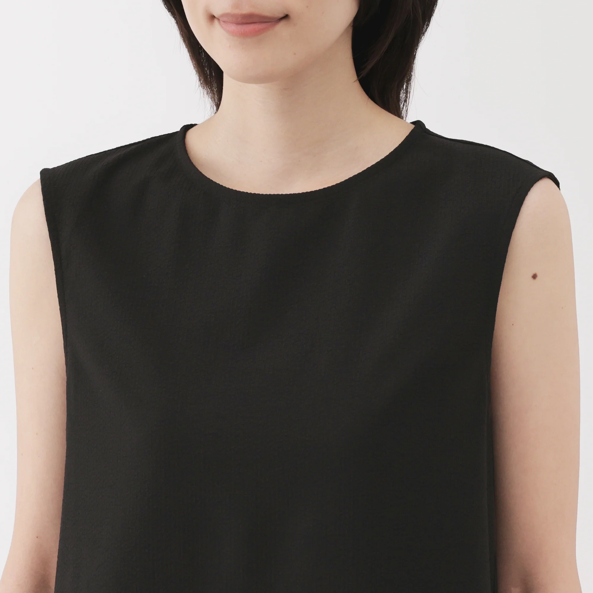 Breathable Seersucker Sleeveless Dress - Image 27