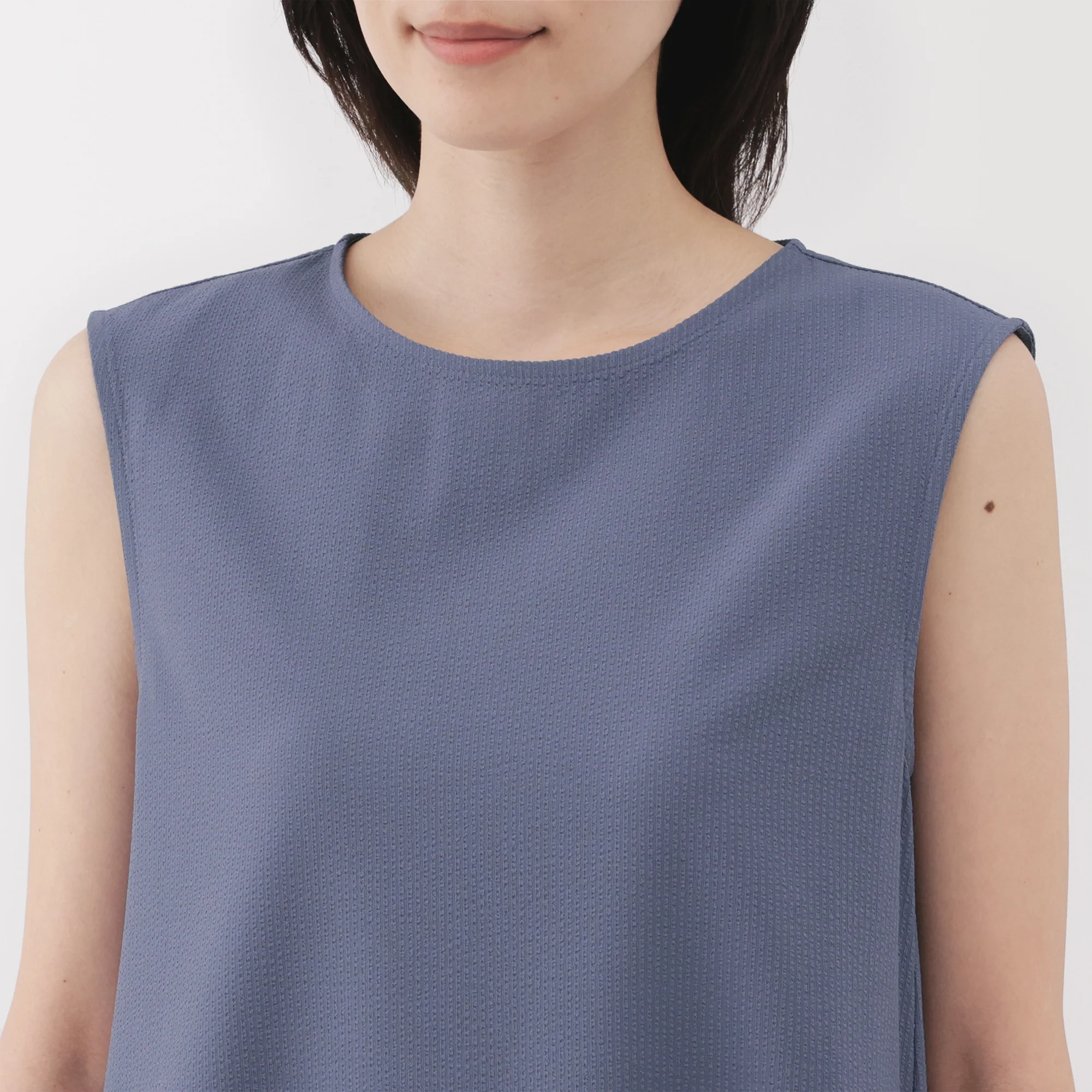 Breathable Seersucker Sleeveless Dress - Image 7